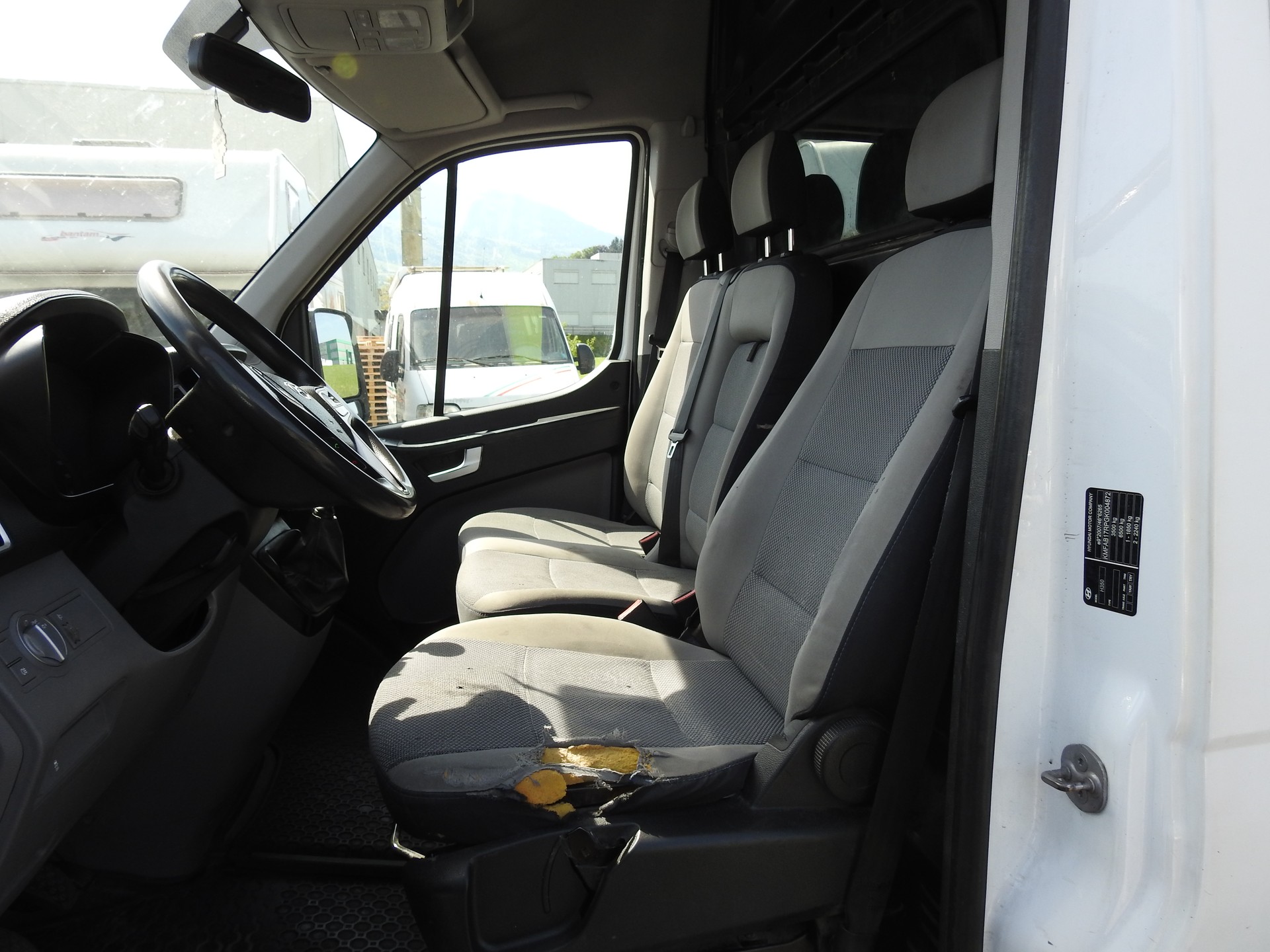 HYUNDAI H350 2.5 CRDi Amplia L2-image-12