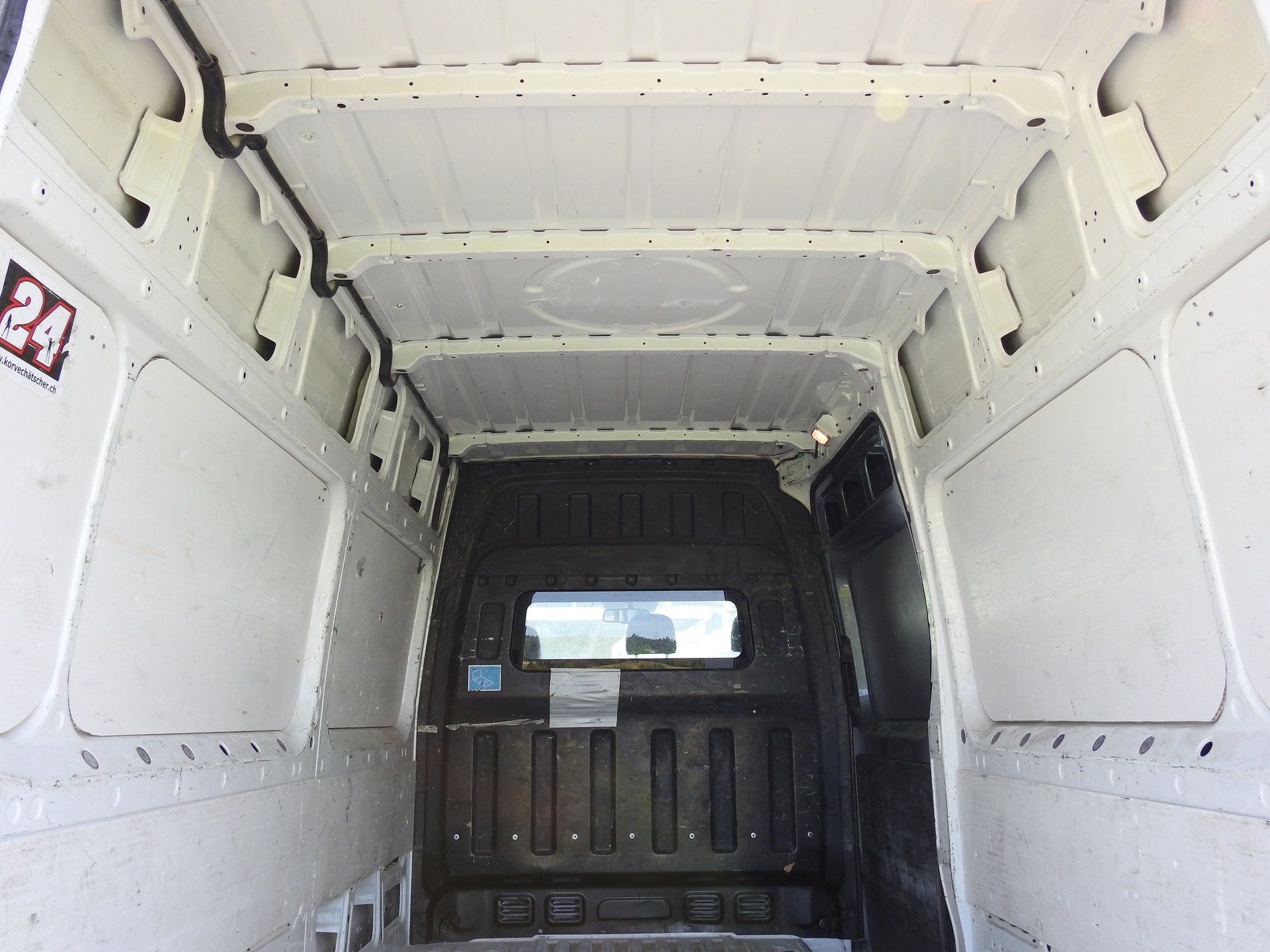 HYUNDAI H350 2.5 CRDi Amplia L2-image-26