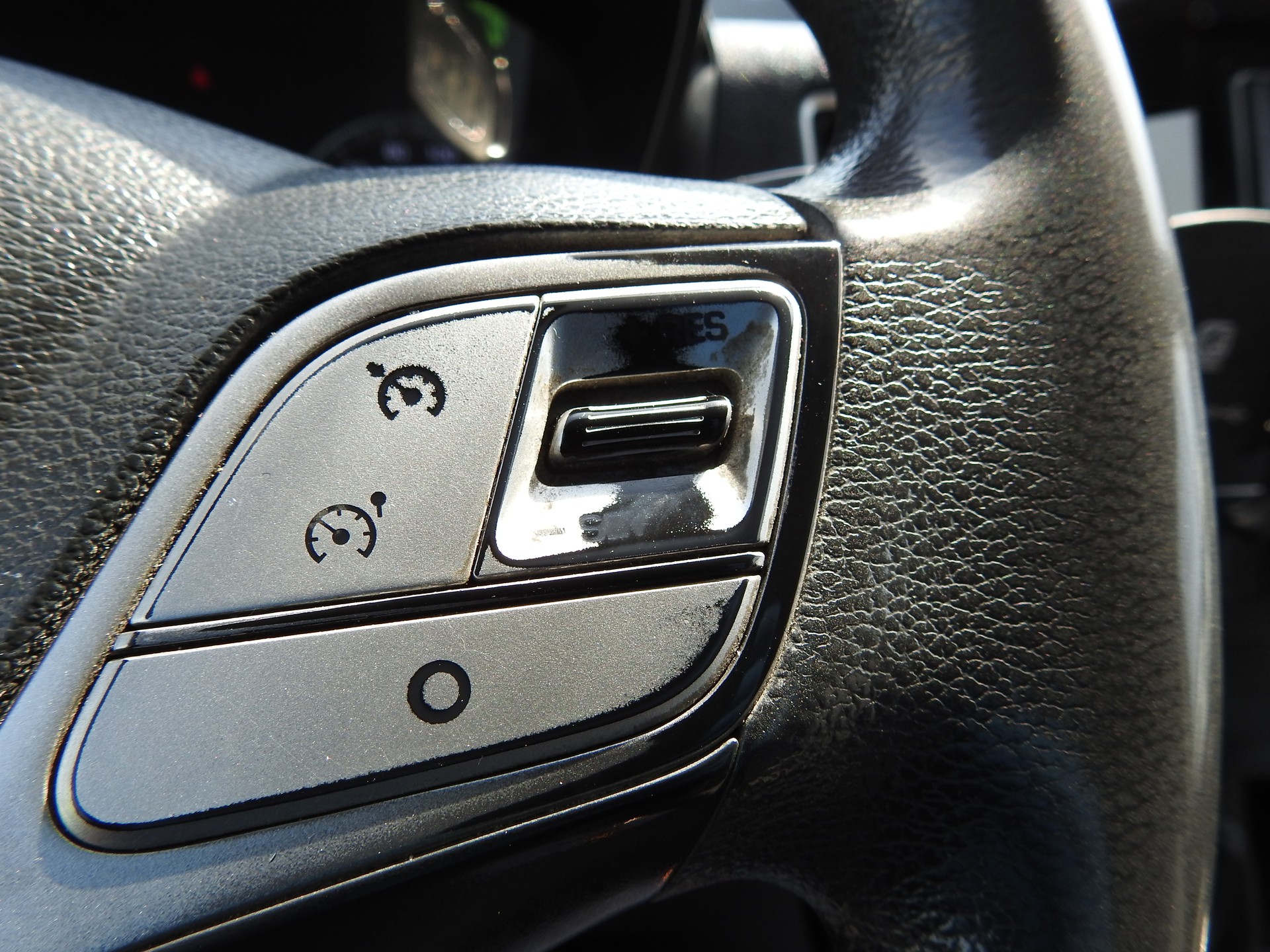 HYUNDAI H350 2.5 CRDi Amplia L2-image-19