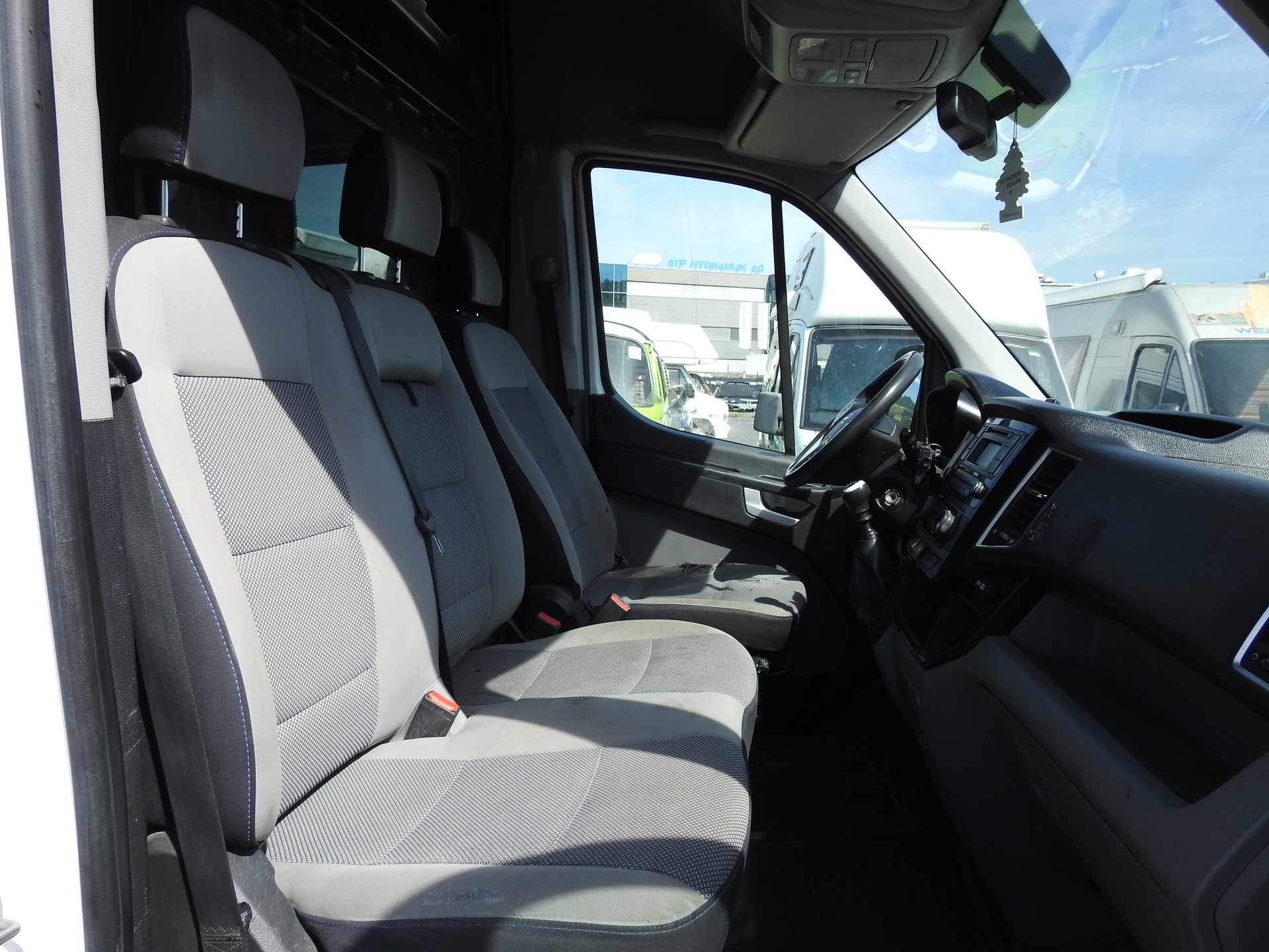 HYUNDAI H350 2.5 CRDi Amplia L2-image-15