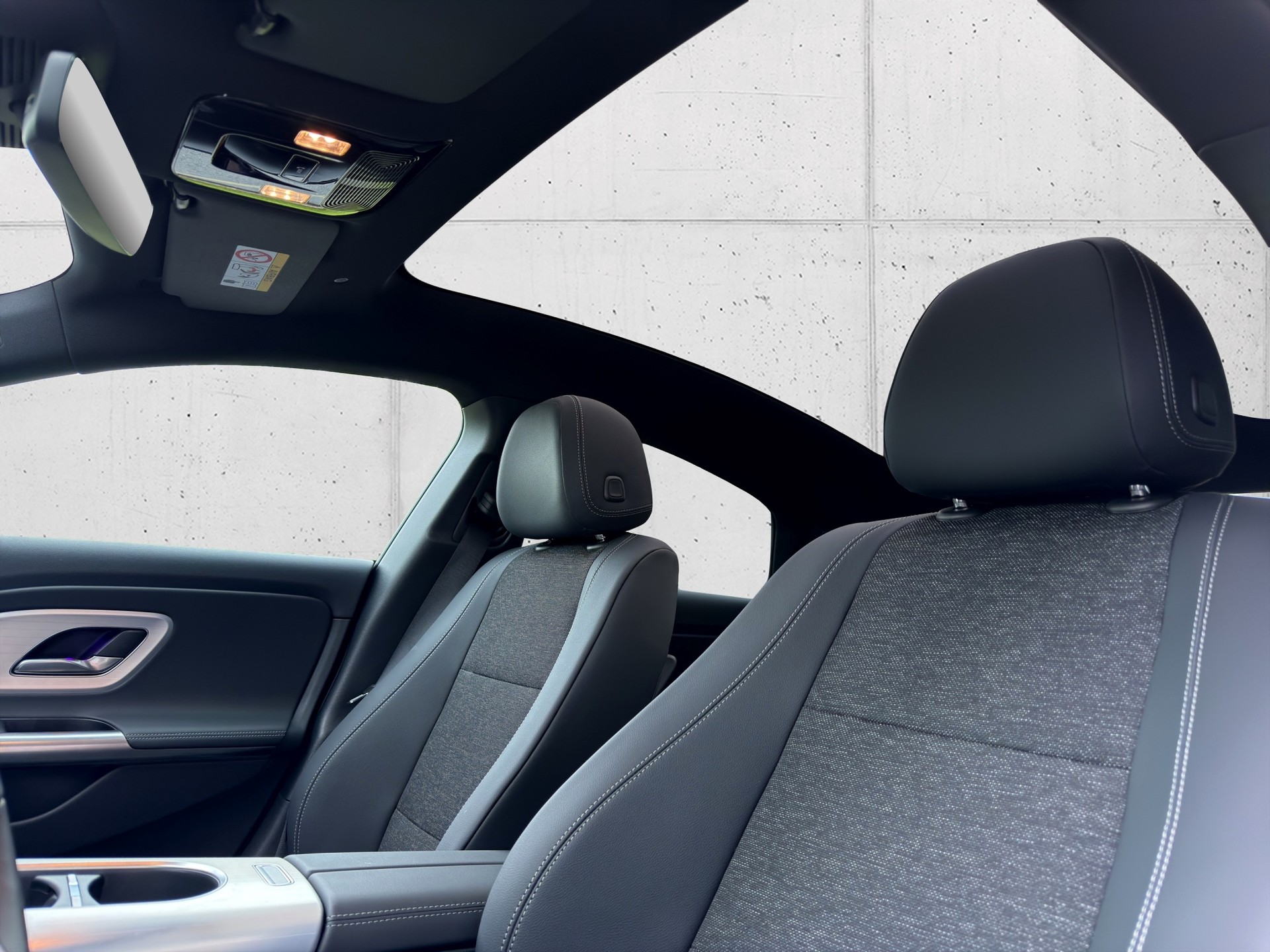 MERCEDES-BENZ CLA 180 8G-DCT-image-11