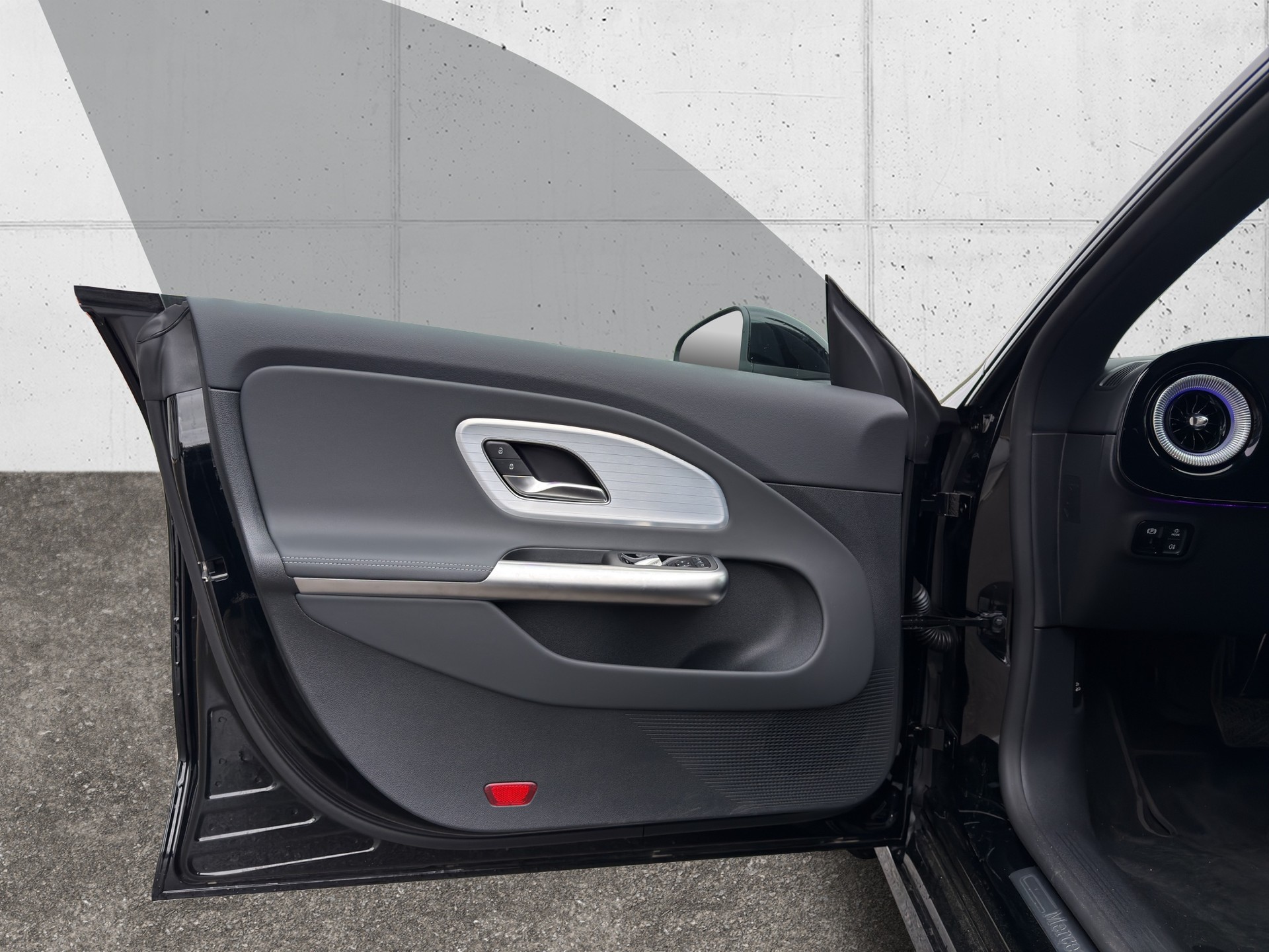 MERCEDES-BENZ CLA 180 8G-DCT-image-23