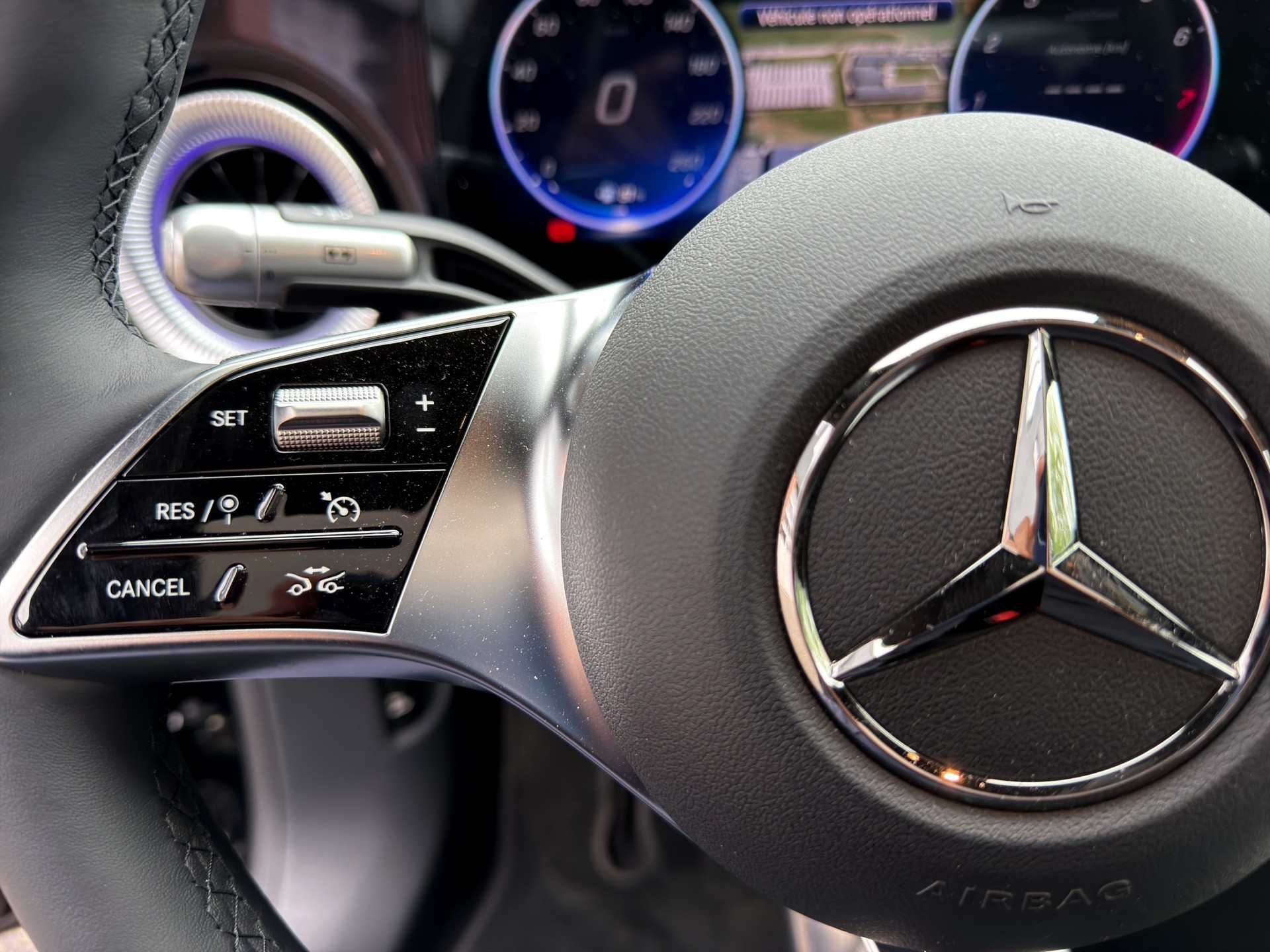 MERCEDES-BENZ CLA 180 8G-DCT-image-16
