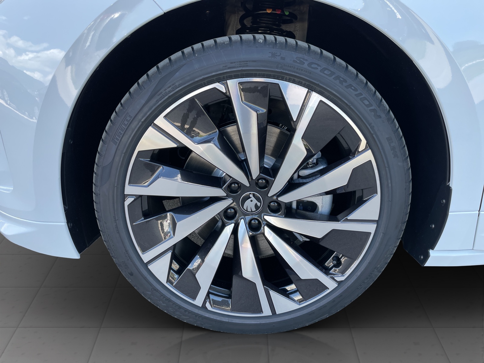 SKODA Enyaq 85x Sportline 4x4-image-18