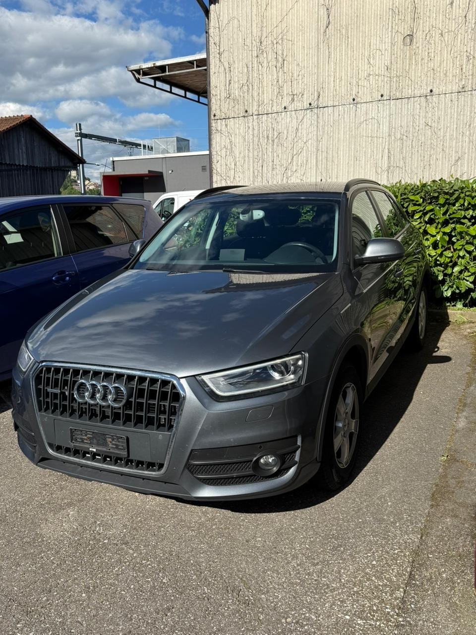AUDI Q3 2.0 TFSI quattro S-tronic-image-2