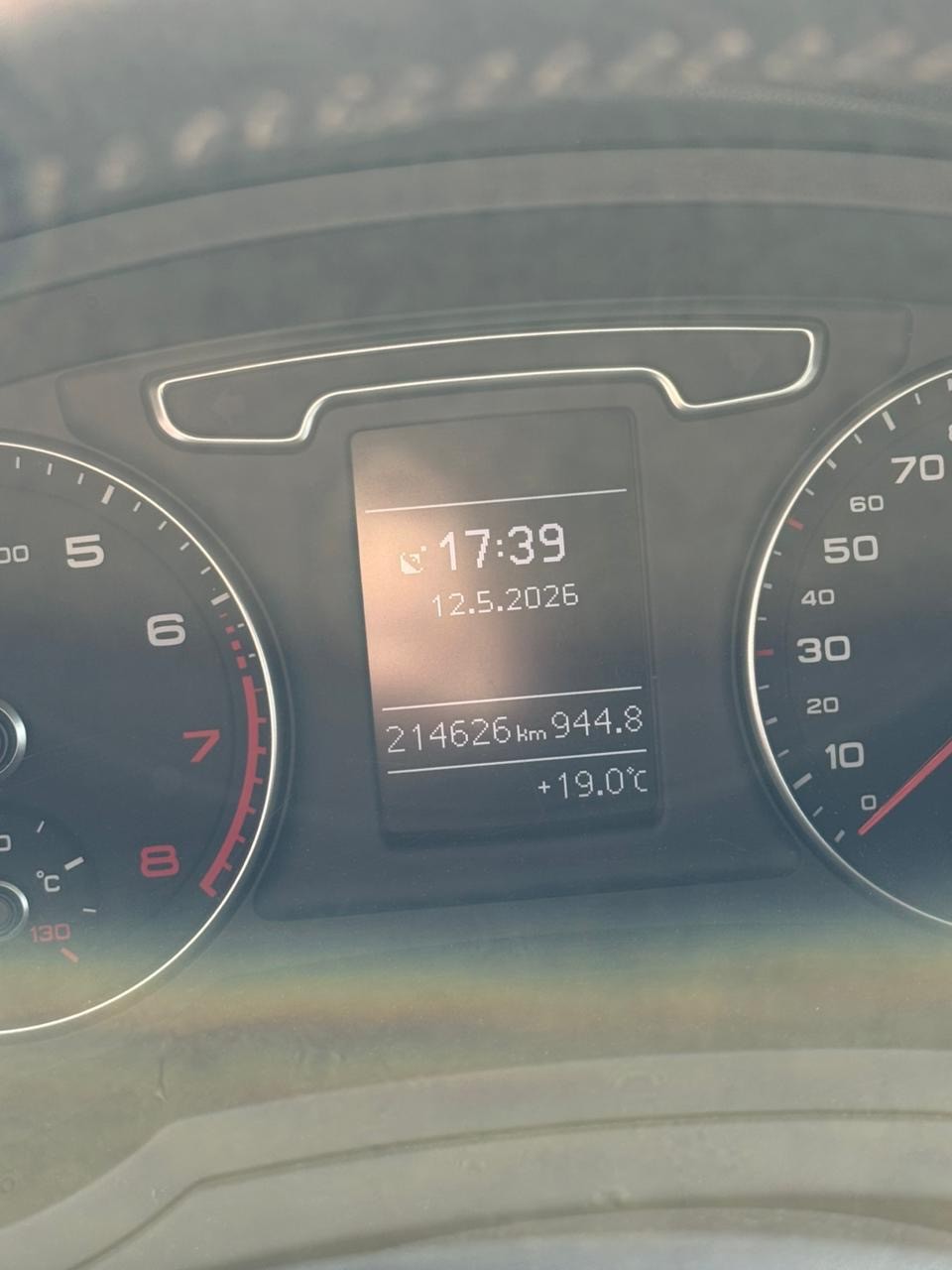AUDI Q3 2.0 TFSI quattro S-tronic-image-12