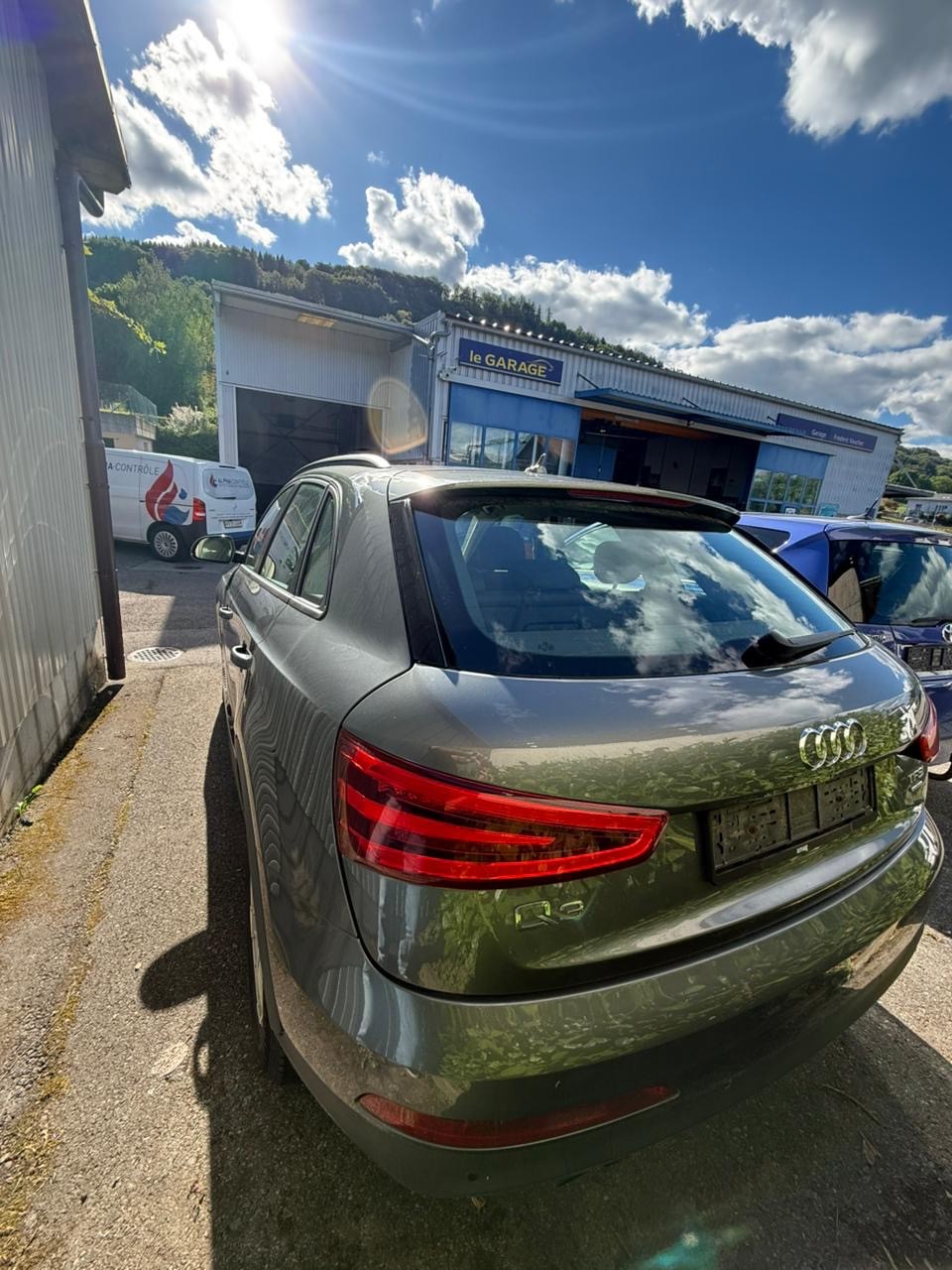 AUDI Q3 2.0 TFSI quattro S-tronic-image-3