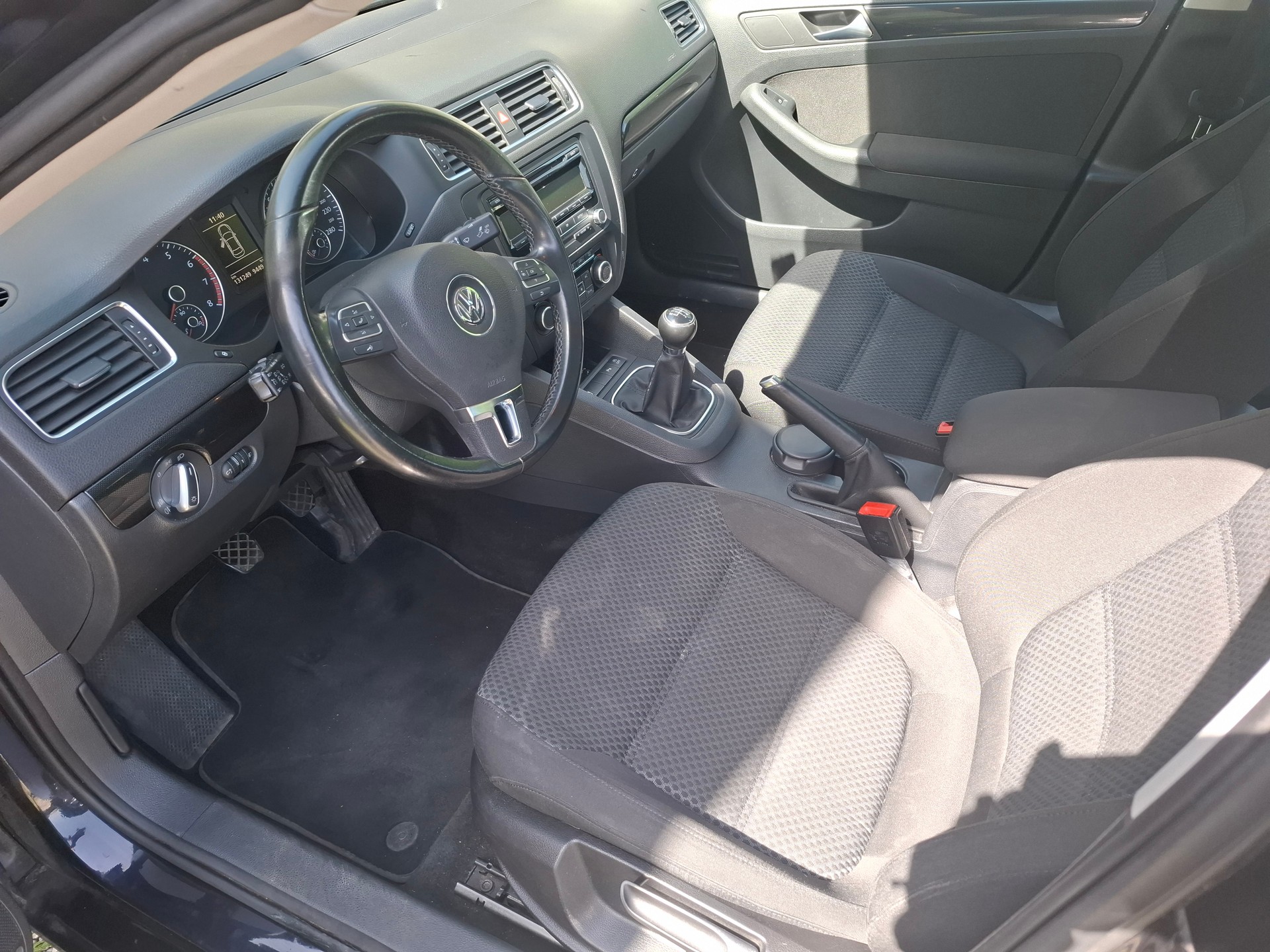 VW Jetta 1.2 TSI BlueMotion Technology Trendline-image-8
