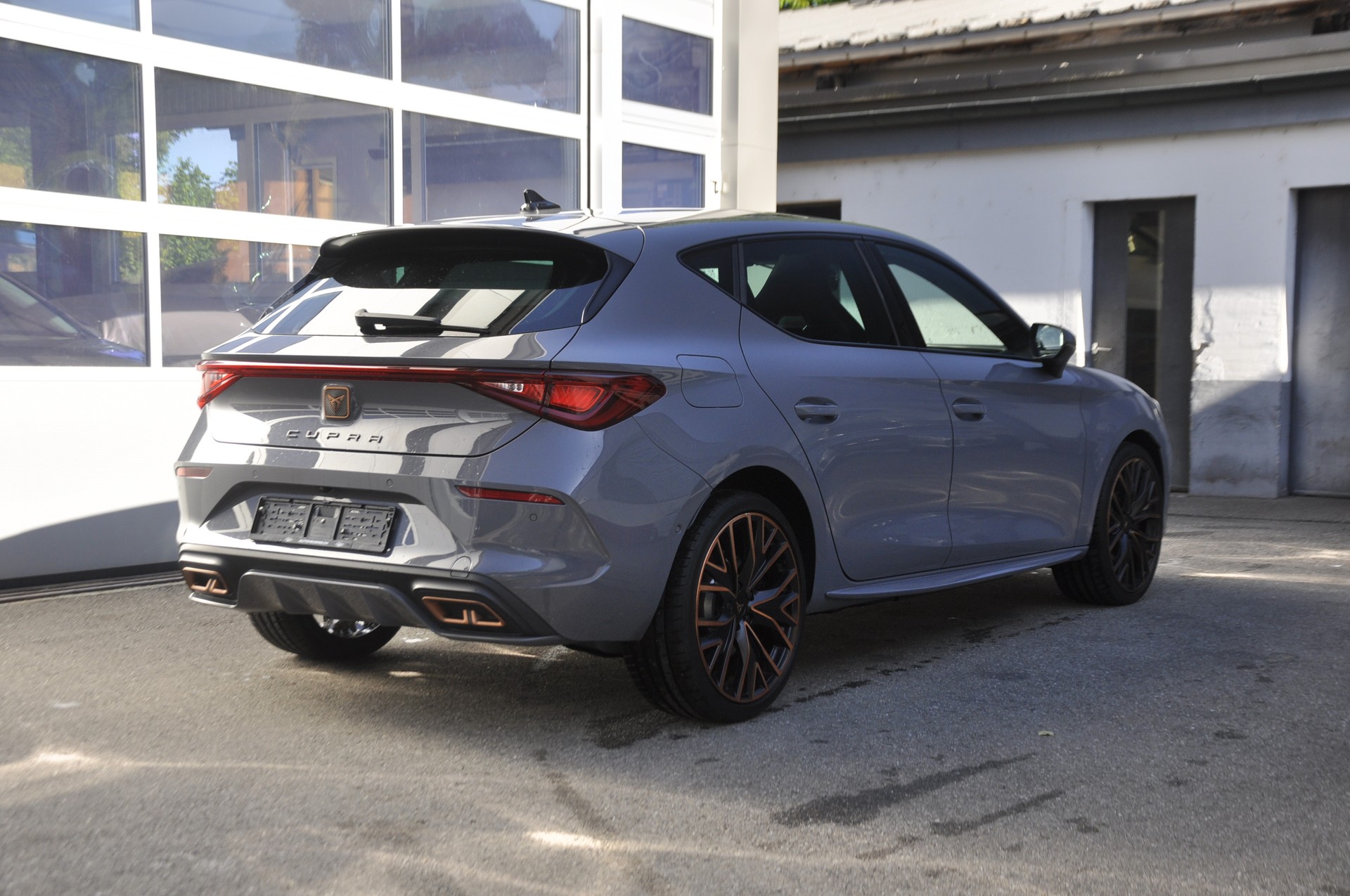 CUPRA LEON 1.4 e-HYBRID pHEV DSG-image-2