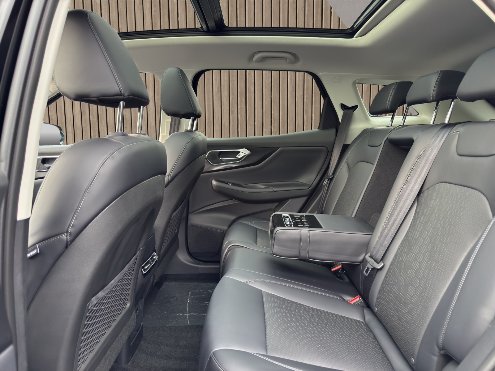 BAIC X75 1.5-image-12
