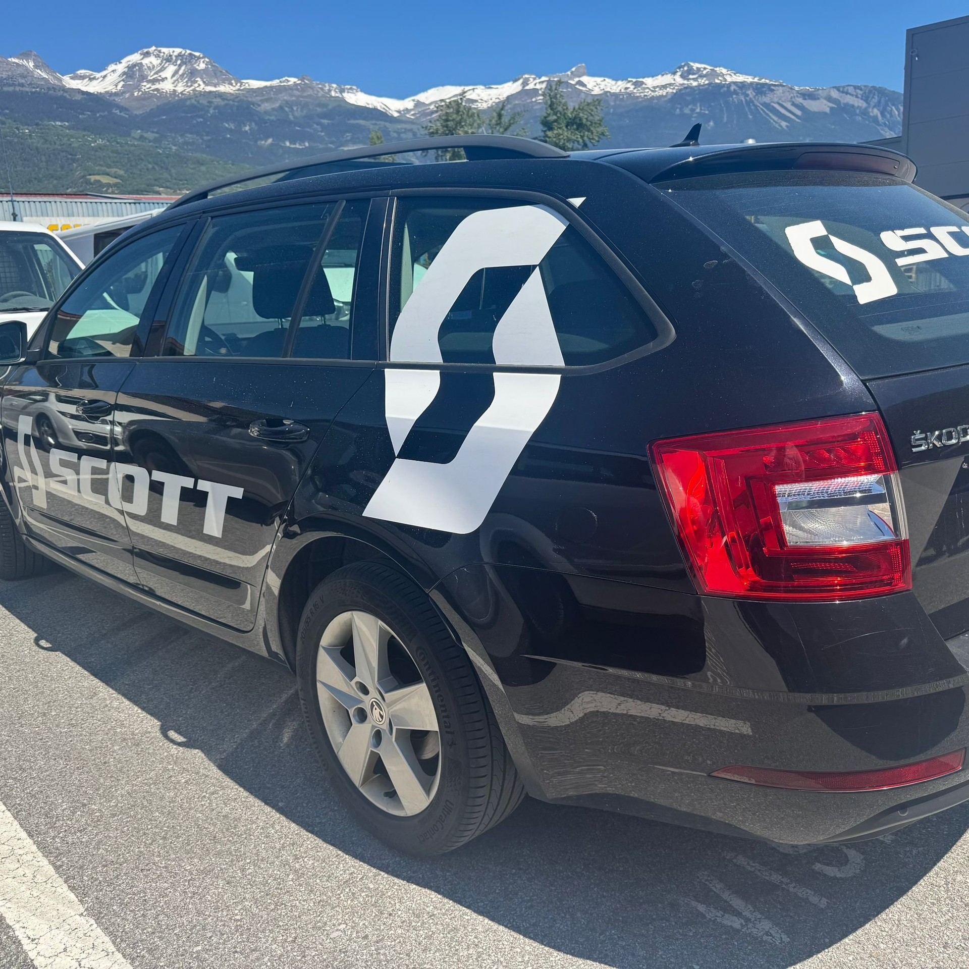 SKODA Octavia Combi 1.8 TSI Prag 4x4 DSG-image-7