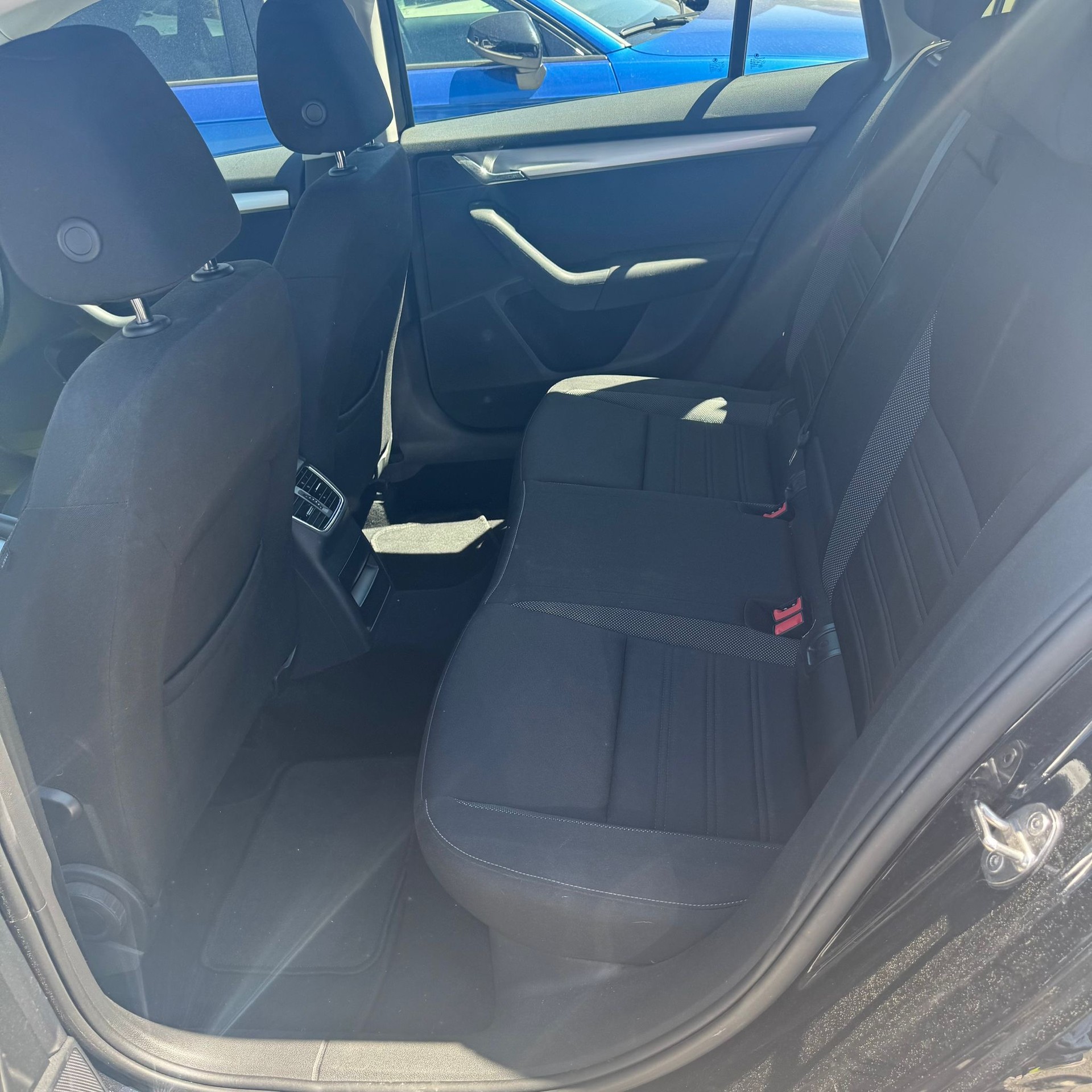 SKODA Octavia Combi 1.8 TSI Prag 4x4 DSG-image-5
