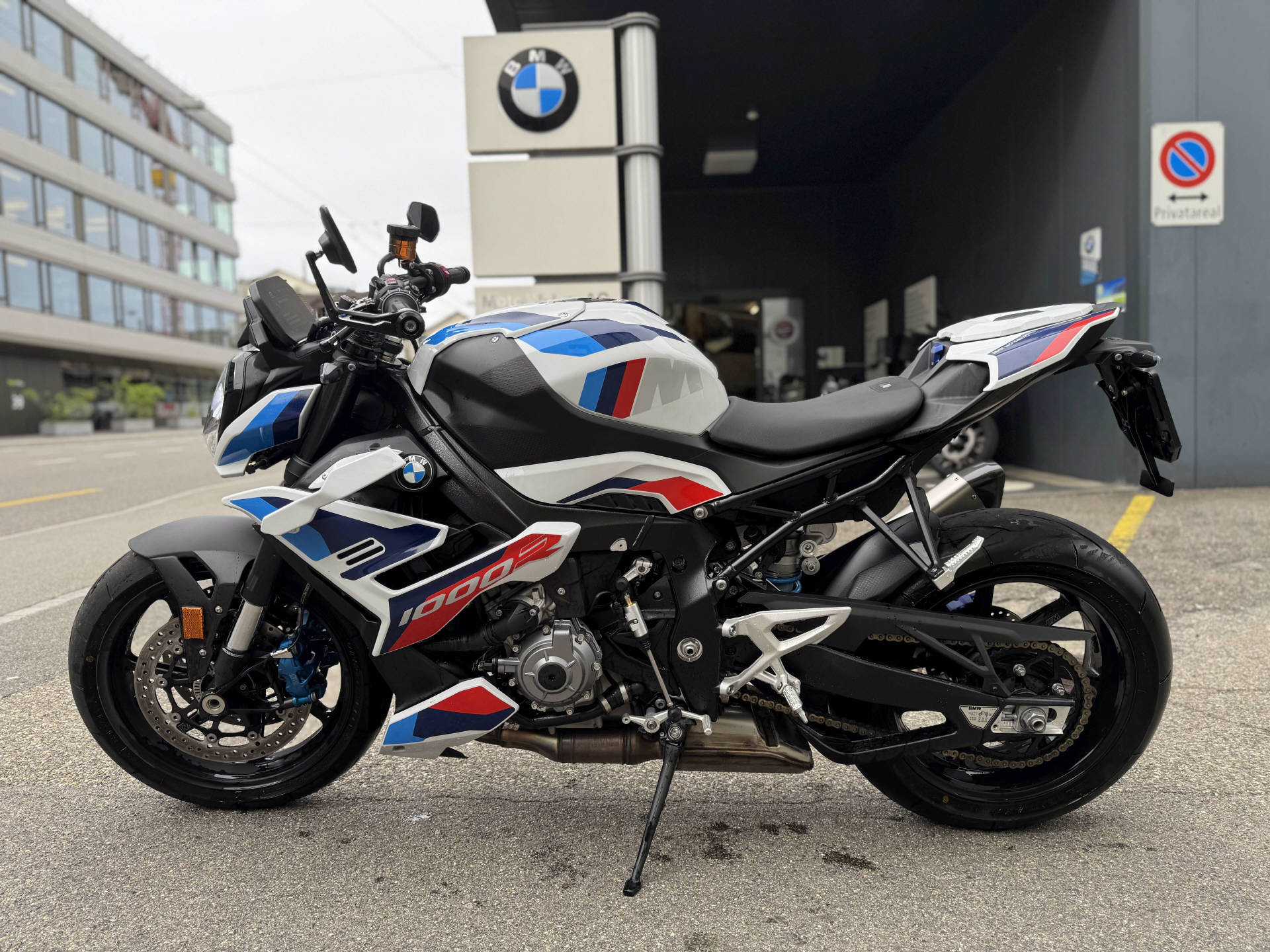 BMW M 1000 R-image-1