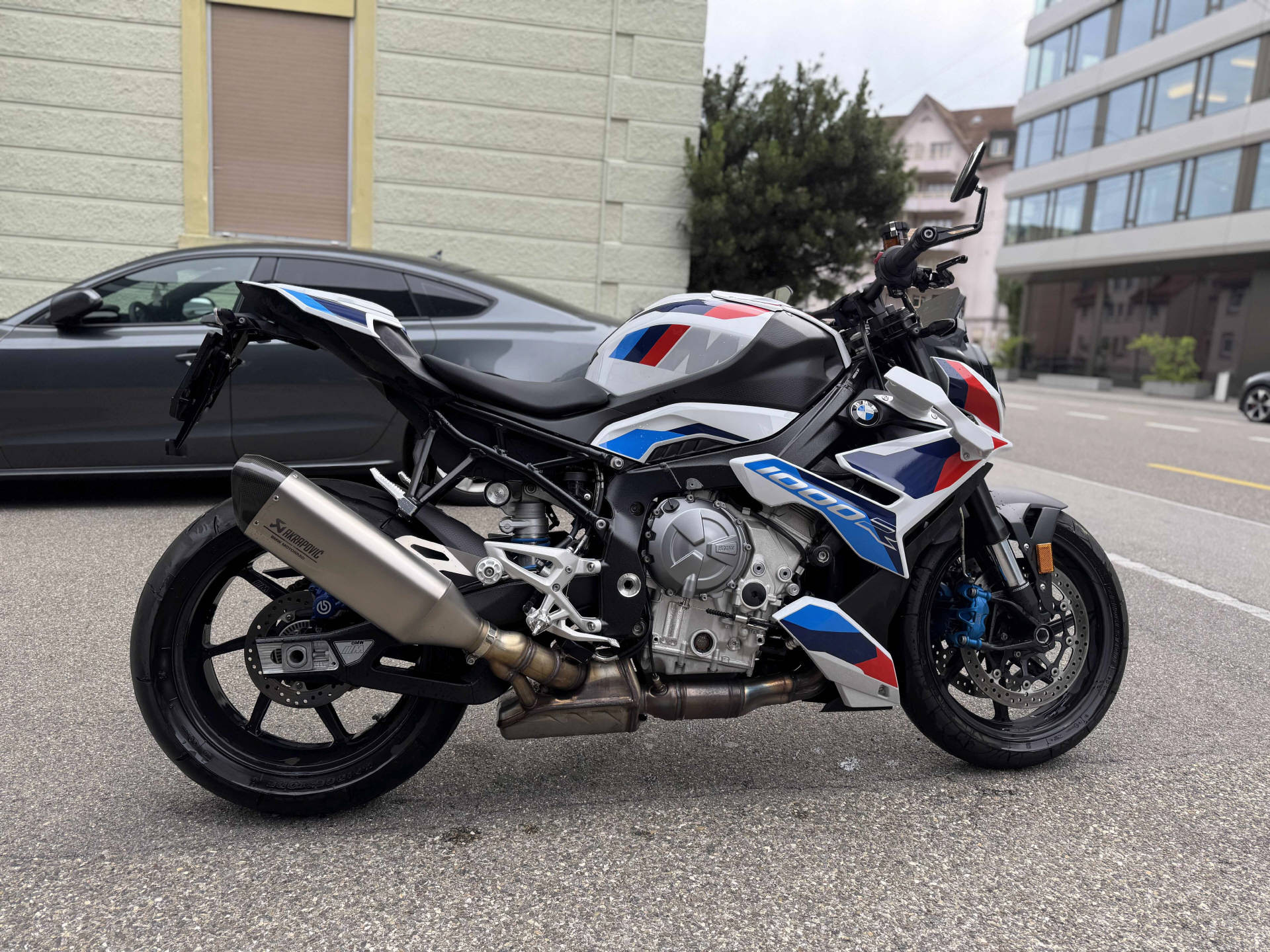 BMW M 1000 R-image-4