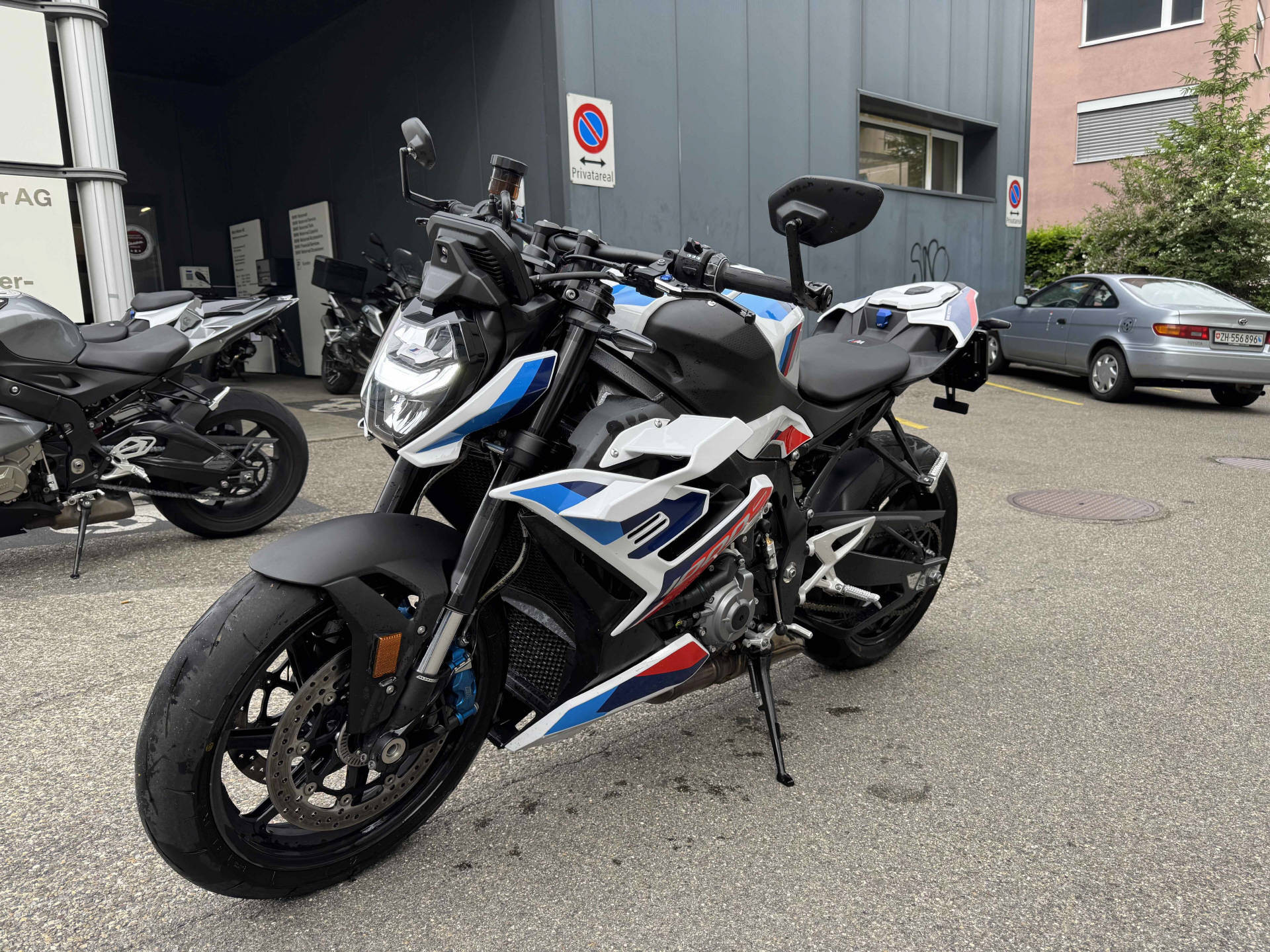 BMW M 1000 R-image-0