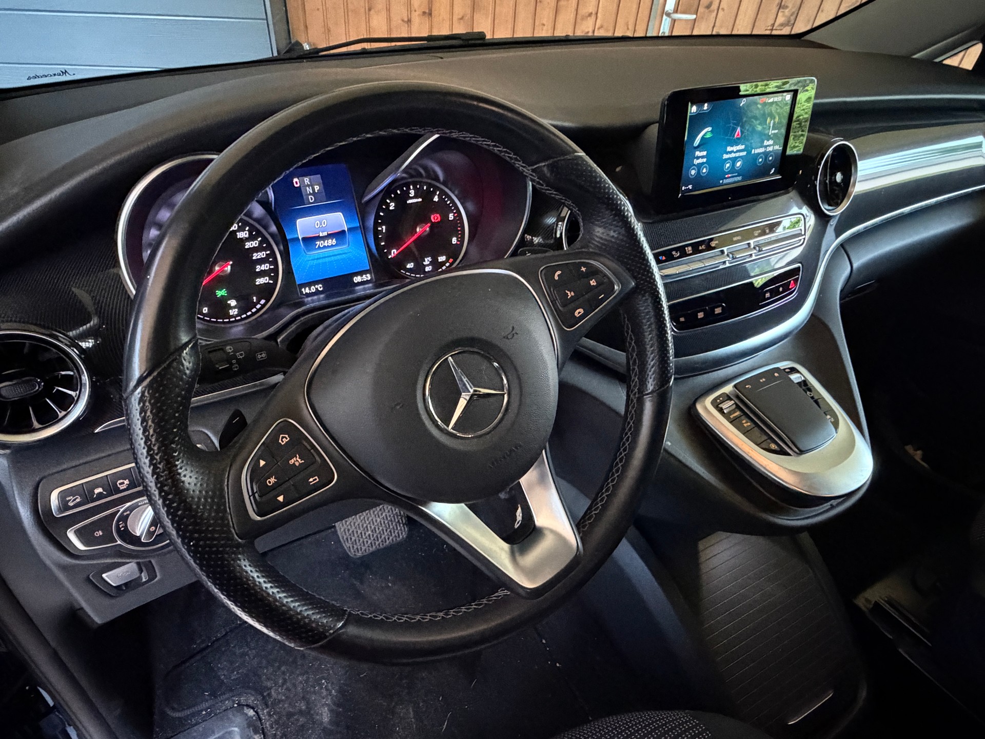 MERCEDES-BENZ V220 d Trend-image-3