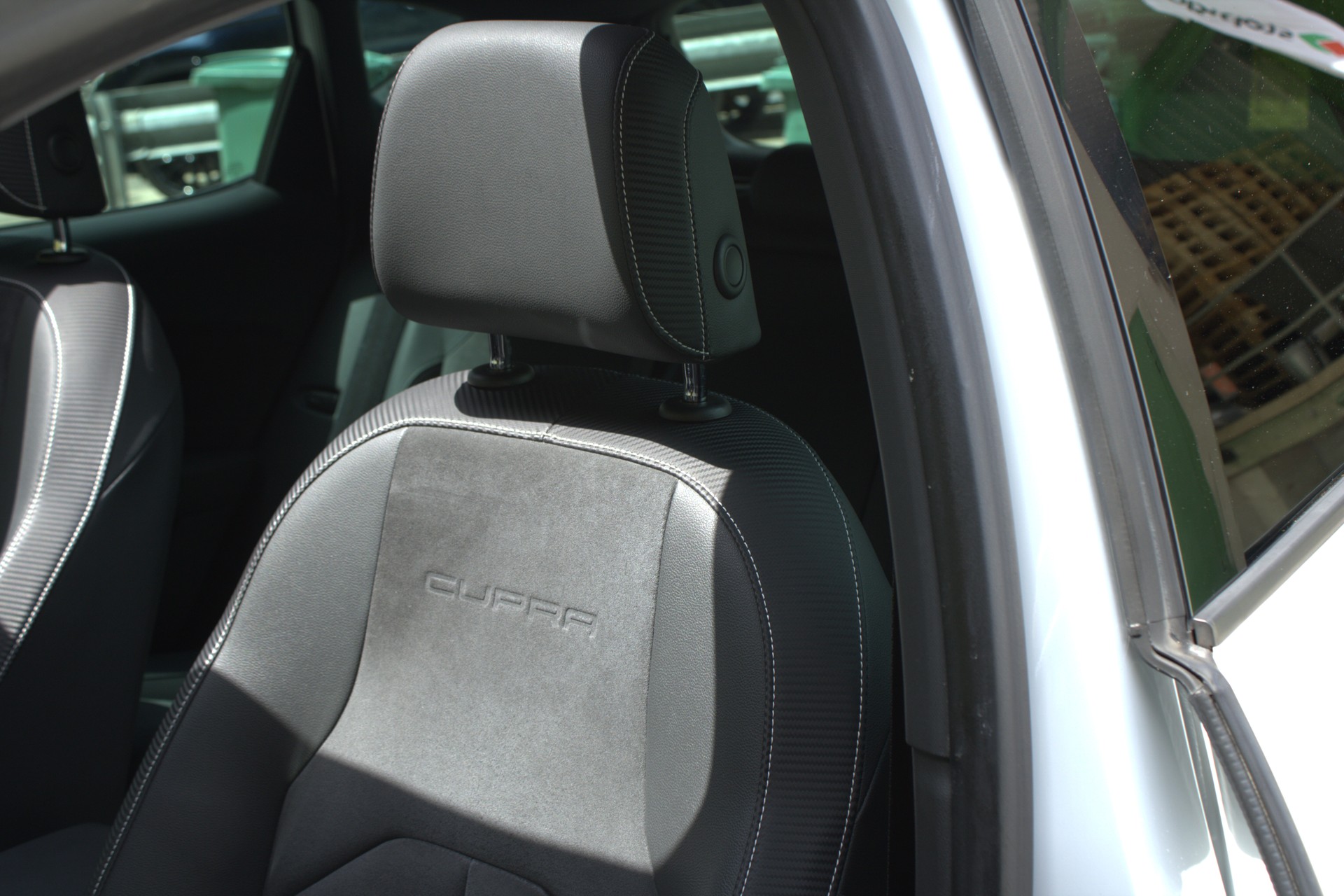 SEAT Leon 2.0 TSI 290 Cupra DSG-image-6