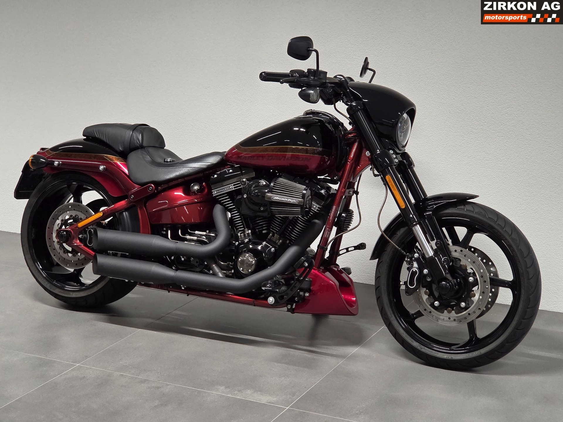 HARLEY-DAVIDSON FXSE Breakout Pro Street CVO ABS MY 2017-image-1