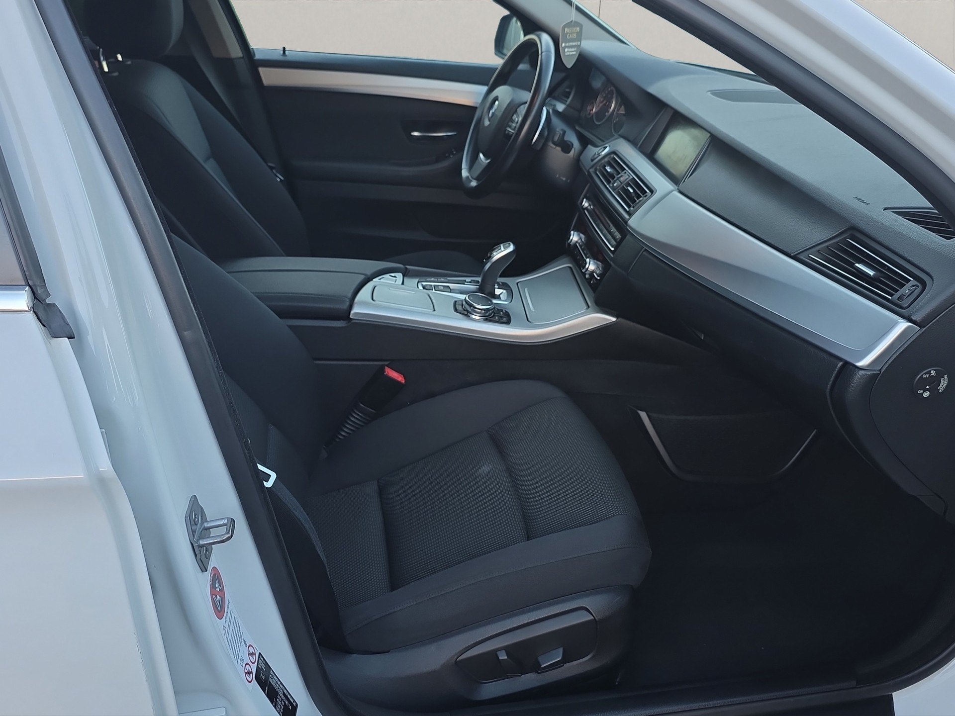 BMW 530d xDrive Steptronic-image-12