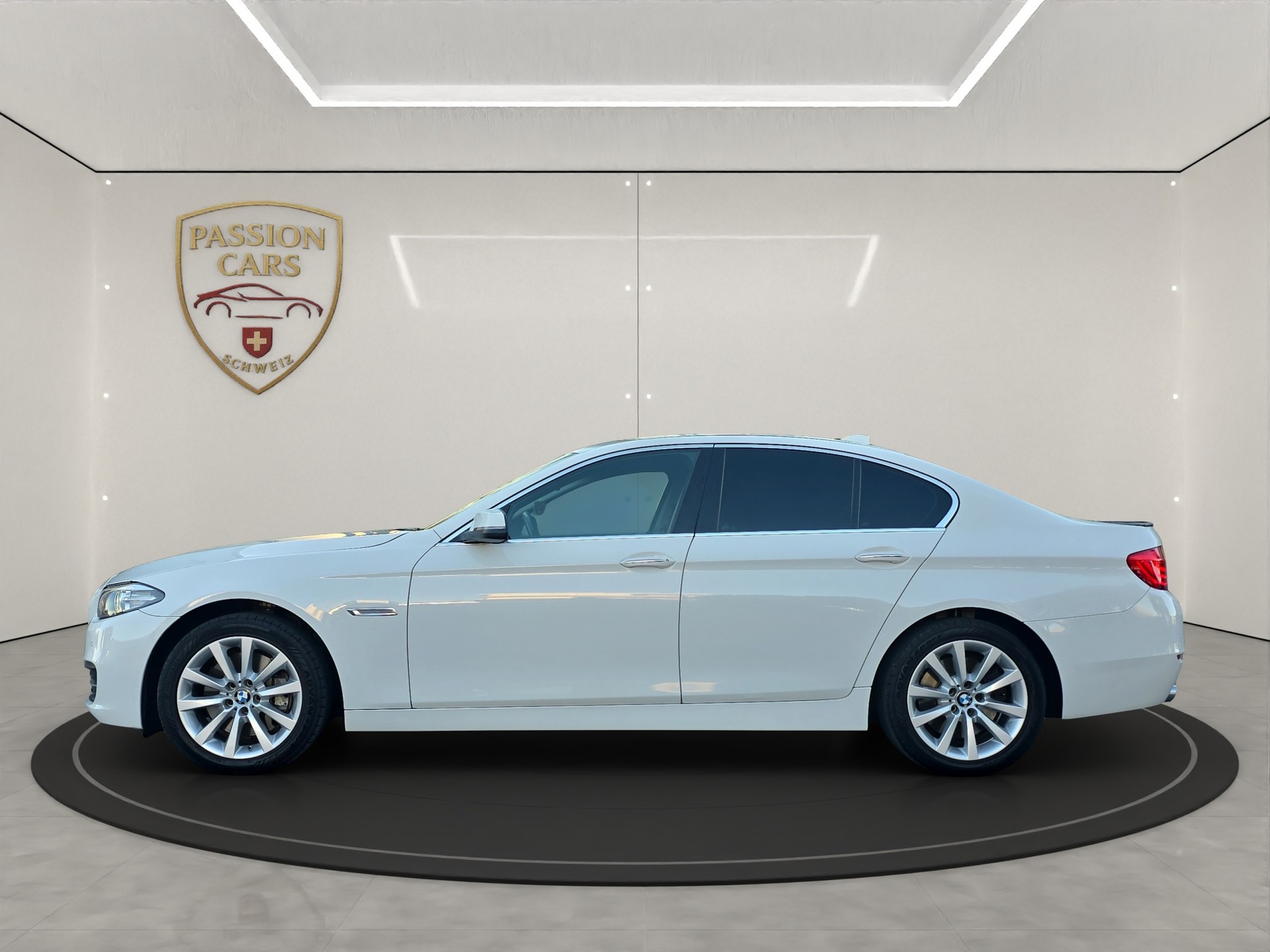 BMW 530d xDrive Steptronic-showroom-element-1