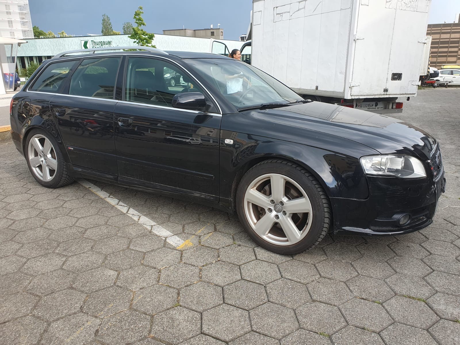 AUDI A4 Avant 3.2 FSI quattro-showroom-element-1