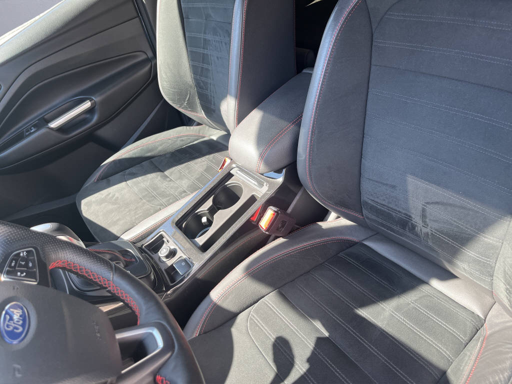 FORD Kuga 2.0 TDCi 150 ST-Line FPS-image-8