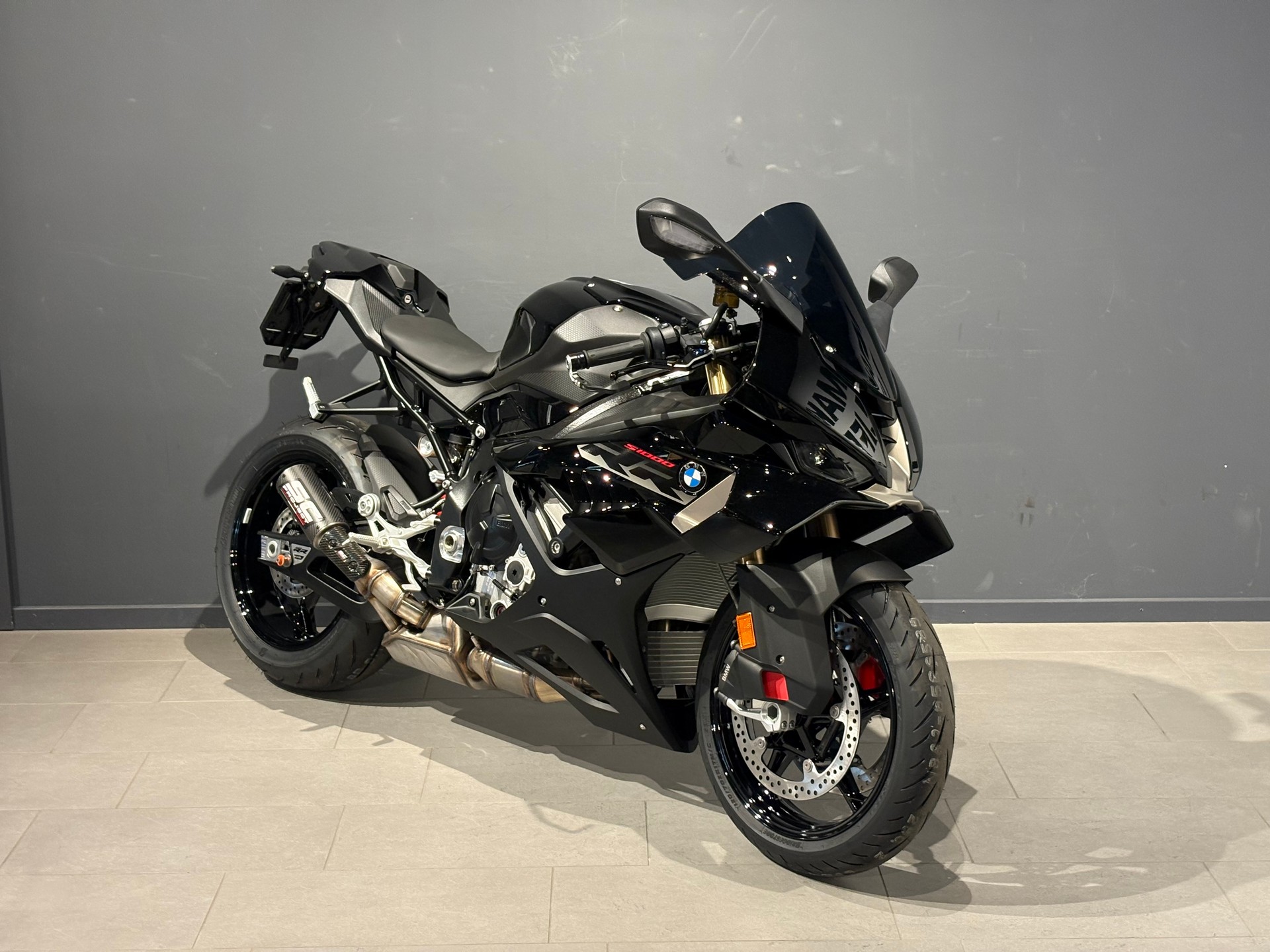 BMW S 1000 RR-showroom-element-1