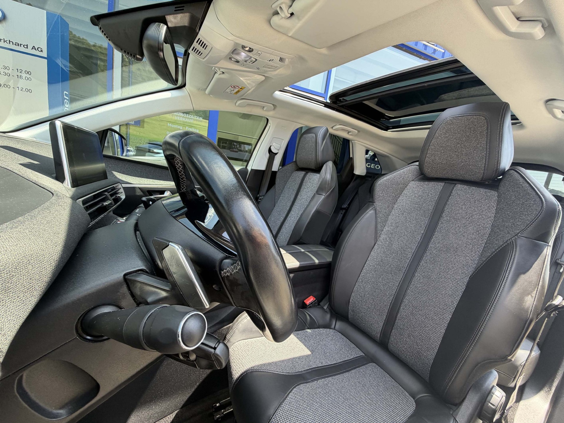PEUGEOT 3008 1.5 BlueHDi Allure/ LED, Schiebedach, el. Heckklappe-image-6