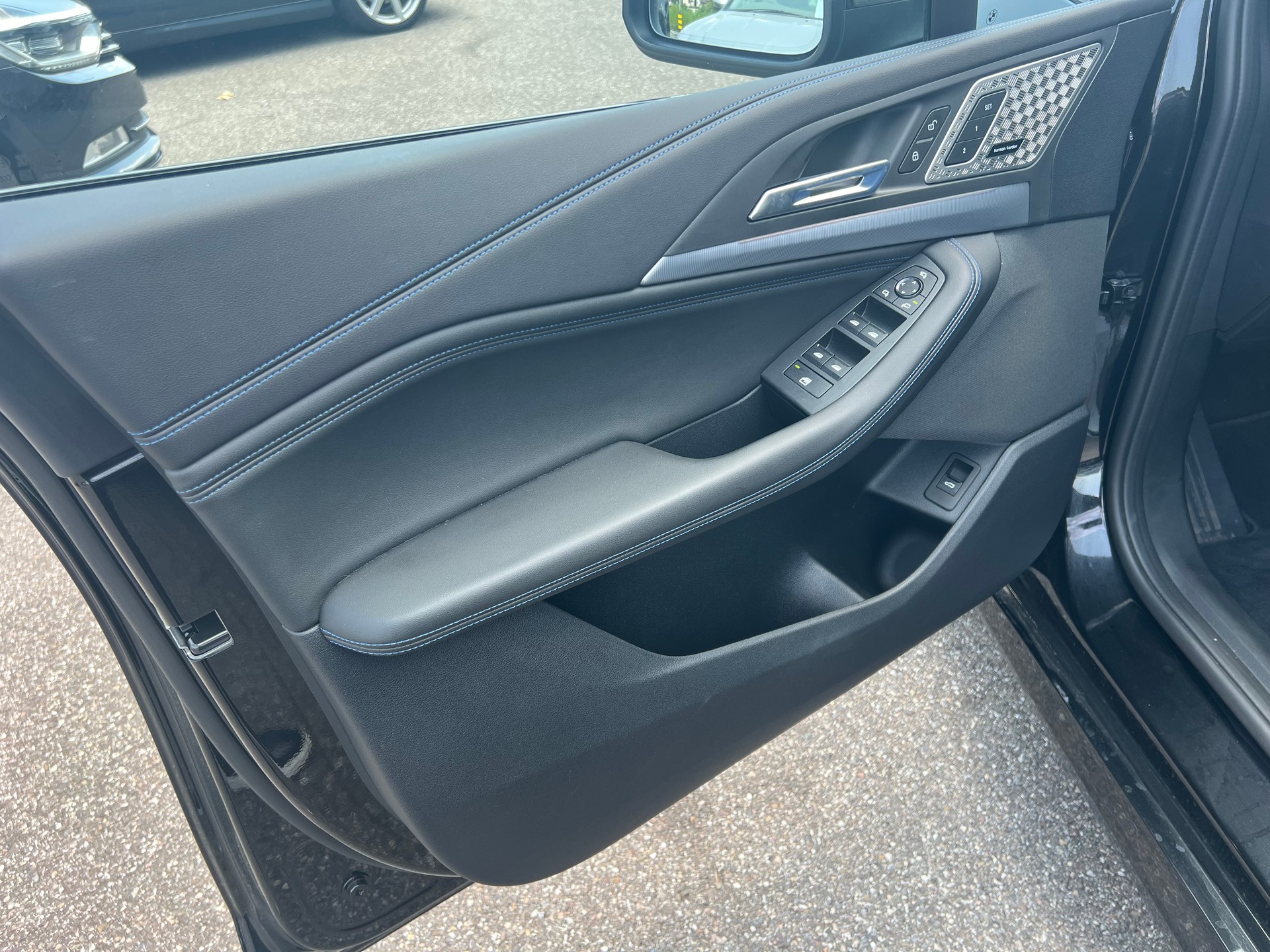 BMW 223d Active Tourer xDrive M Sport DKG-image-9