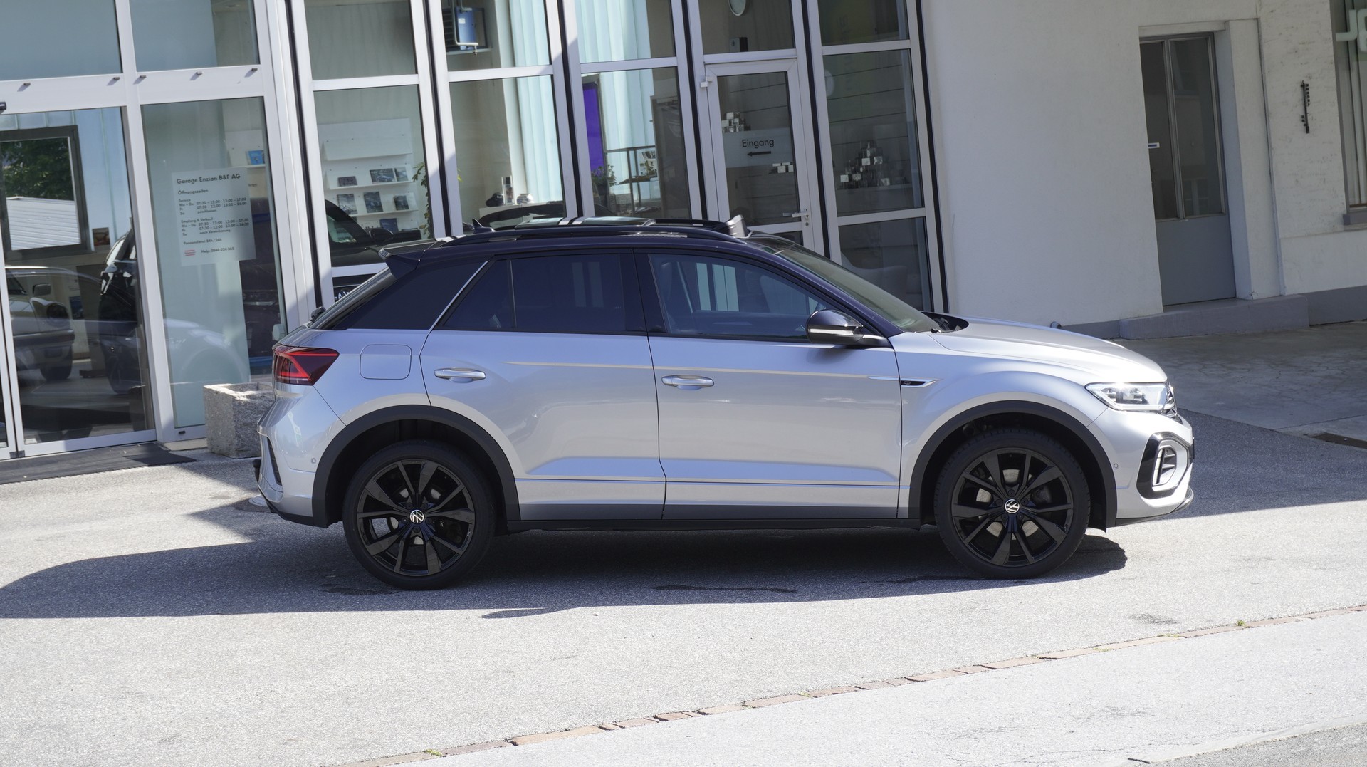 VW T-Roc 2.0 TSI R-Line DSG 4Motion-image-6