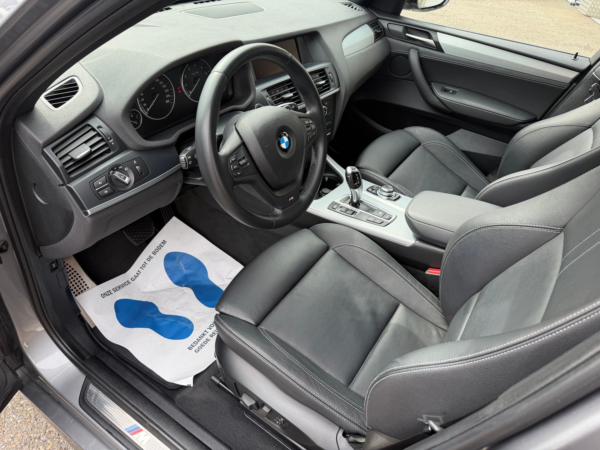BMW X3 xDrive 28i Steptronic-showroom-element-3