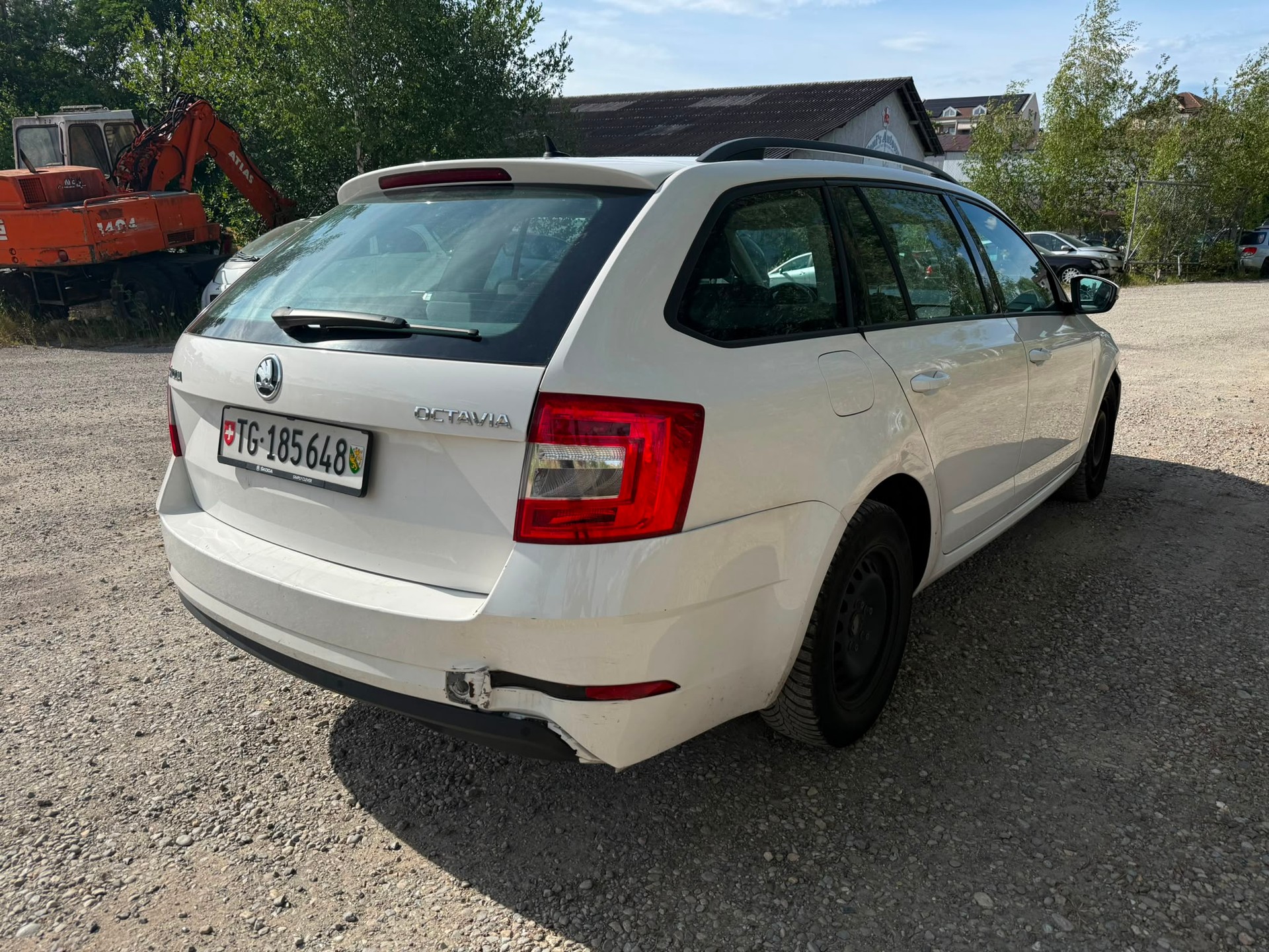 SKODA Octavia Combi 1.6 TDI Ambition DSG-image-2