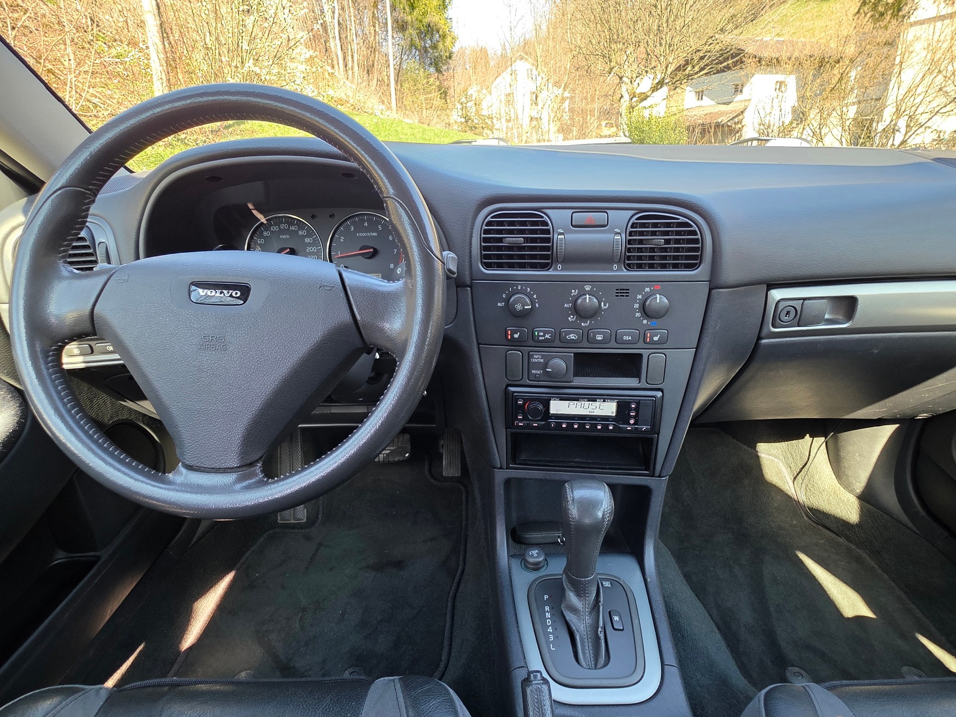 VOLVO V40 2.0T Sport Edition Automat-image-4