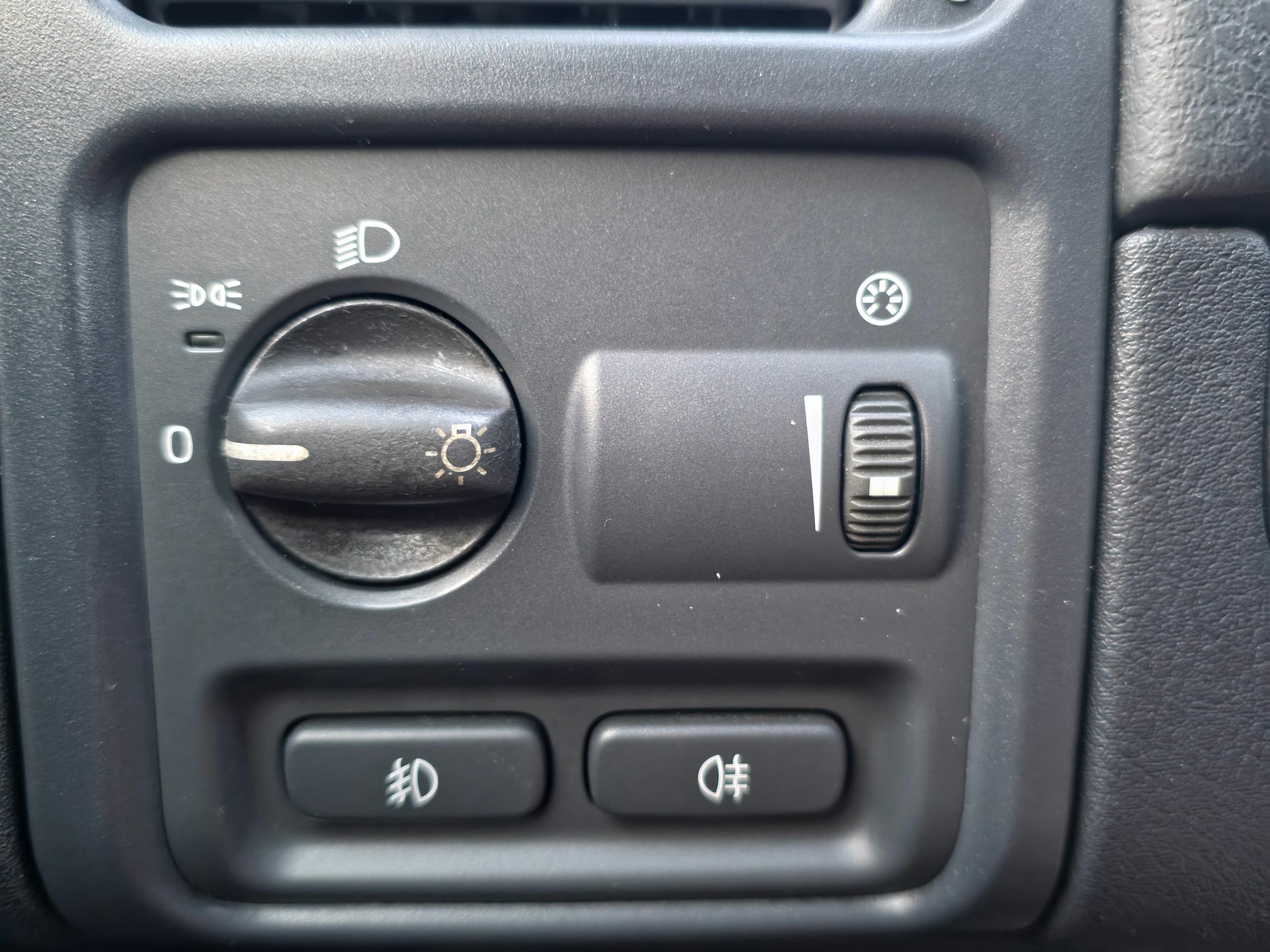 VOLVO V40 2.0T Sport Edition Automat-image-12