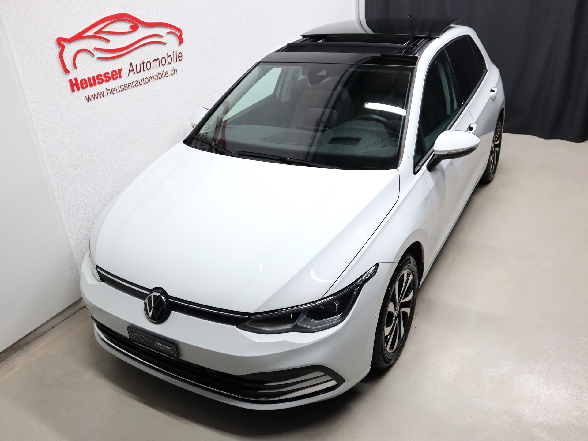 VW Golf 2.0 TDI Life DSG - Panorama - IQ Light - Navi - Head-Up - AHK - Kamera - 150 PS-showroom-element-2