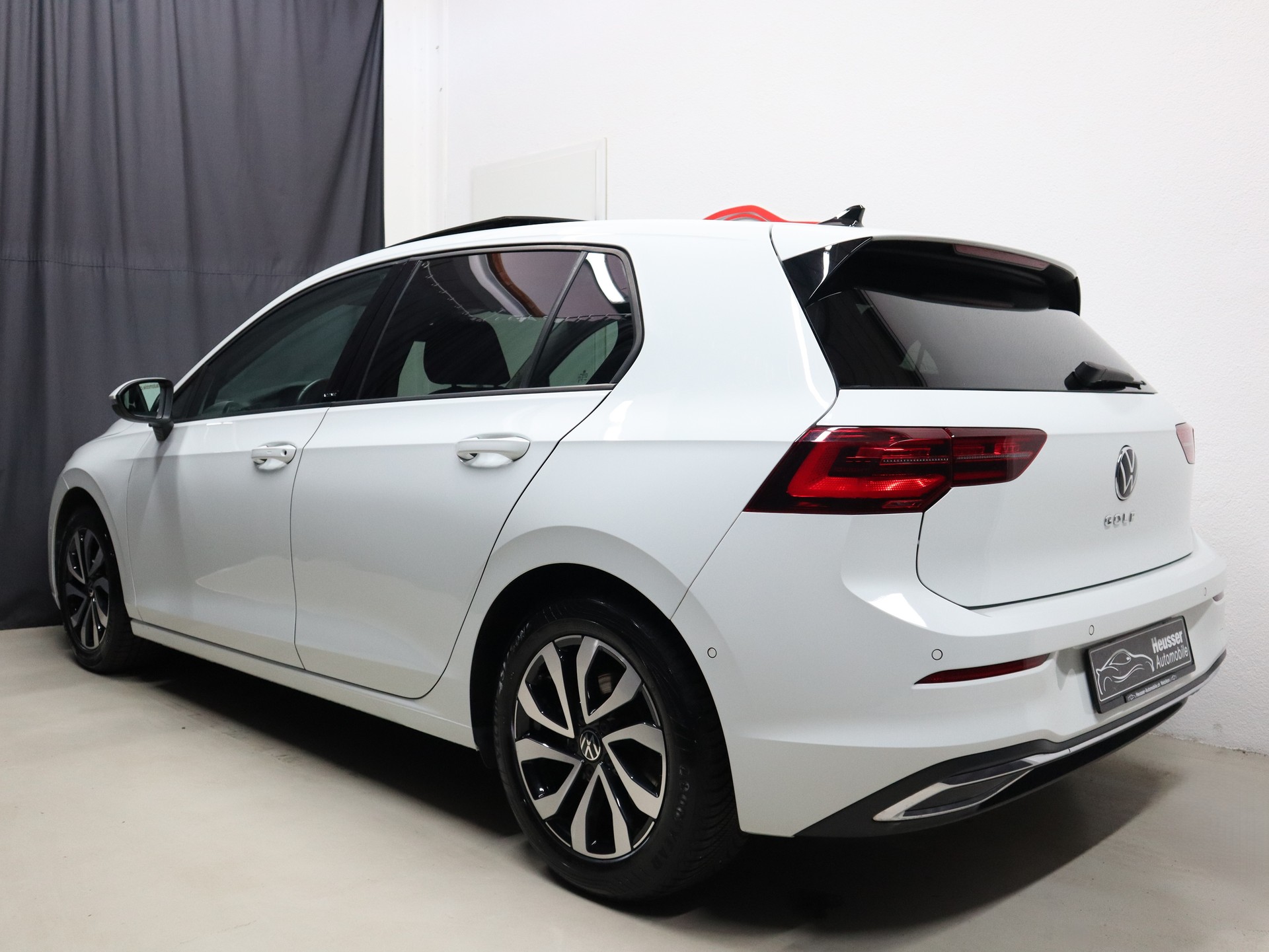 VW Golf 2.0 TDI Life DSG - Panorama - IQ Light - Navi - Head-Up - AHK - Kamera - 150 PS-showroom-element-3