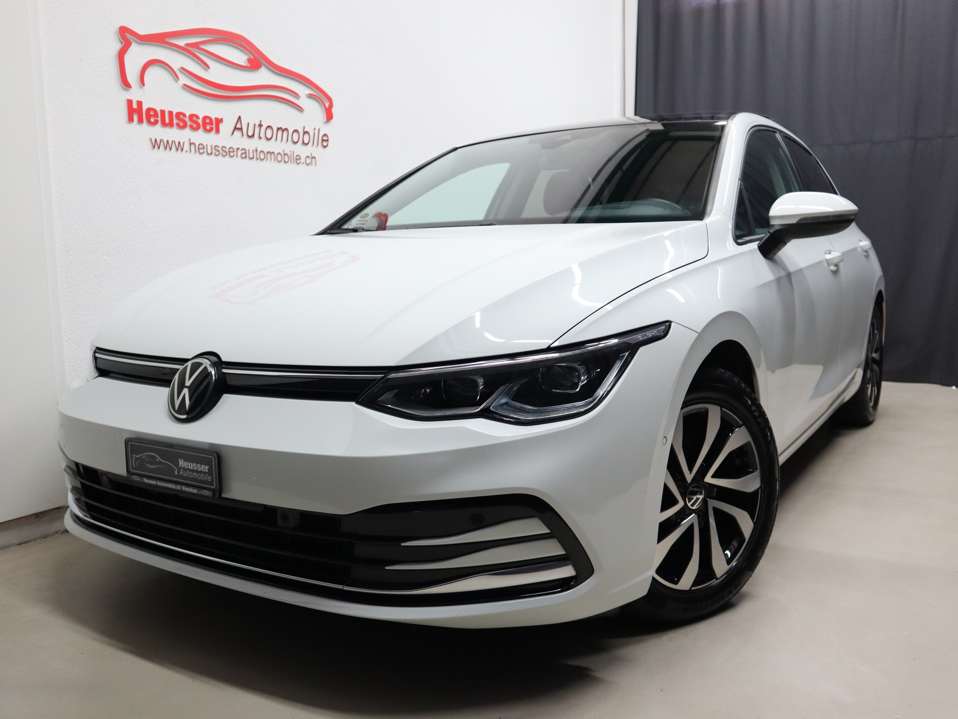 VW Golf 2.0 TDI Life DSG - Panorama - IQ Light - Navi - Head-Up - AHK - Kamera - 150 PS