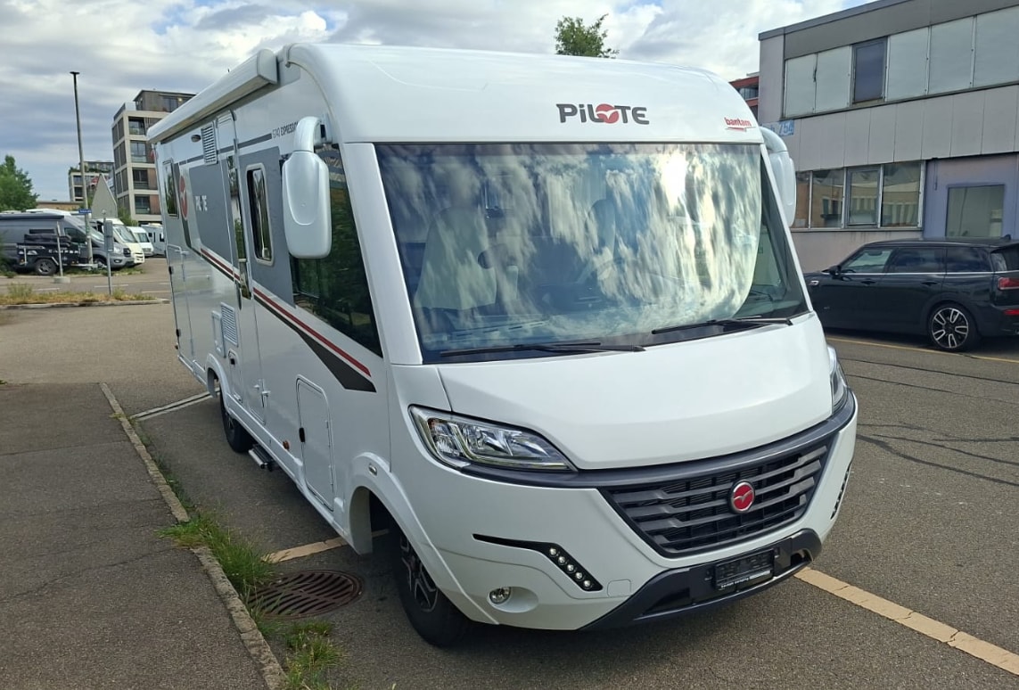 PILOTE G740 Expression ***Das perfekte Reisemobil für alle, die keine Kompromisse beim Wohnkomfort eingehen wollen***