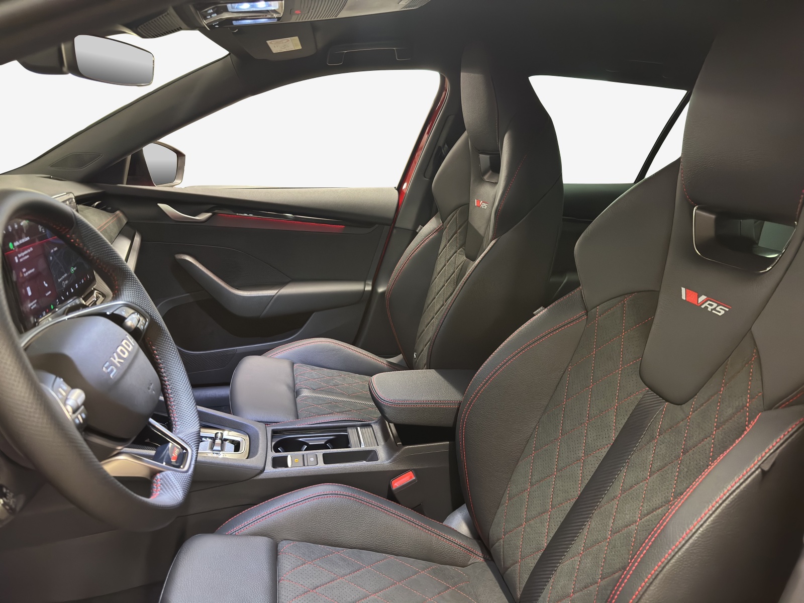 SKODA Octavia Combi 2.0 TSI DSG RS 30 Years Edition-image-7