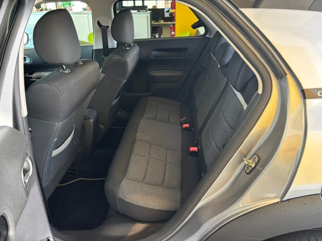 CITROEN C4 Cactus 1.5 Blue HDi Shine EAT6-image-12