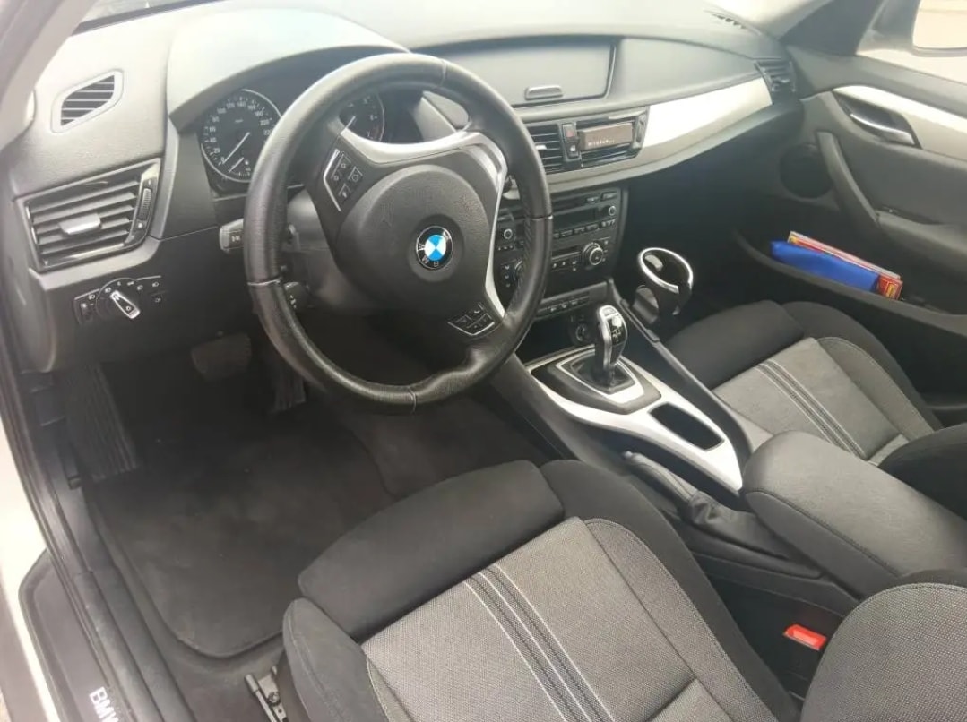 BMW X1 xDrive 20i Sport Line Steptronic-image-4