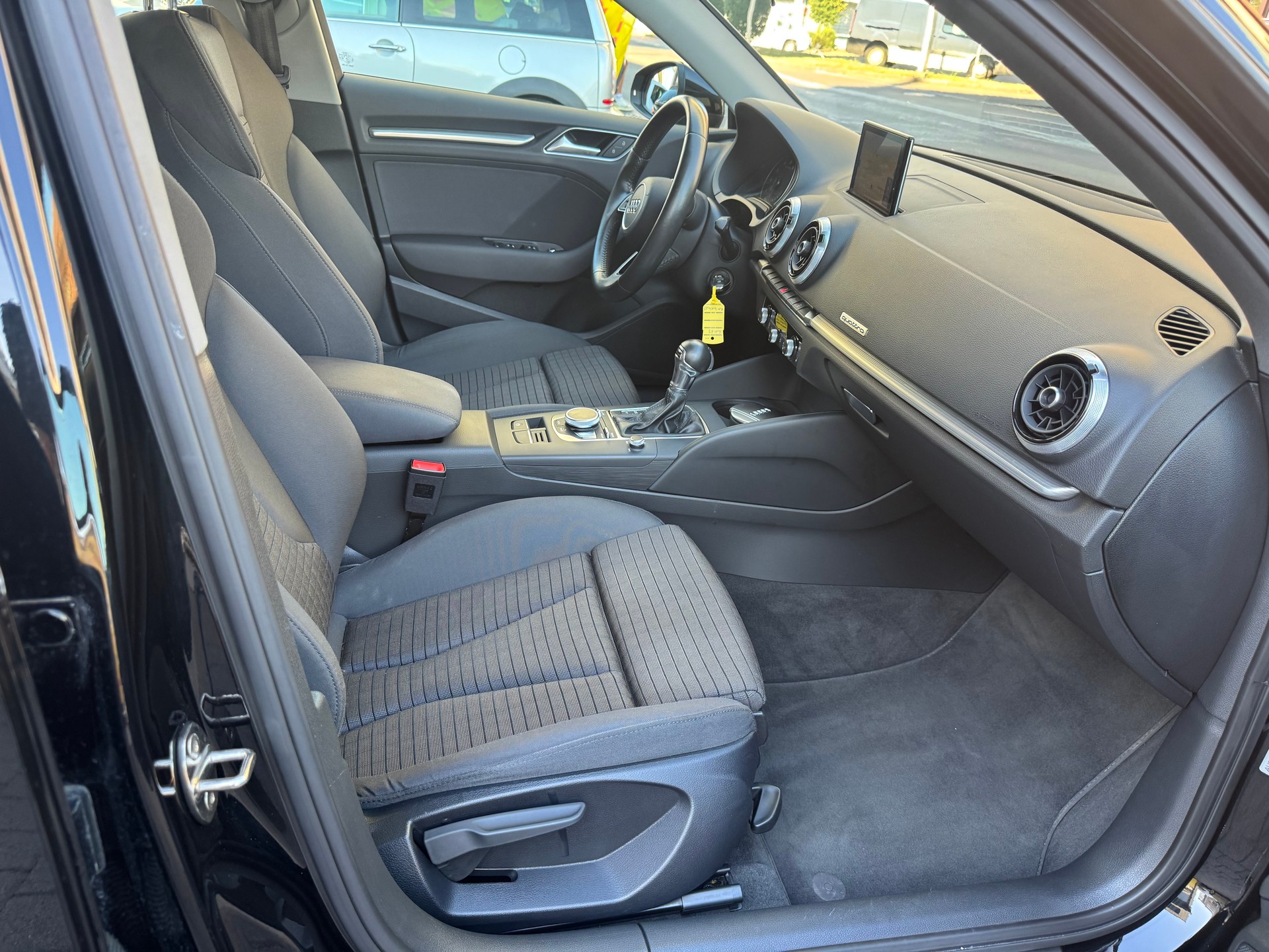 AUDI A3 Sportback 2.0 TFSI Sport quattro S-tronic-image-5