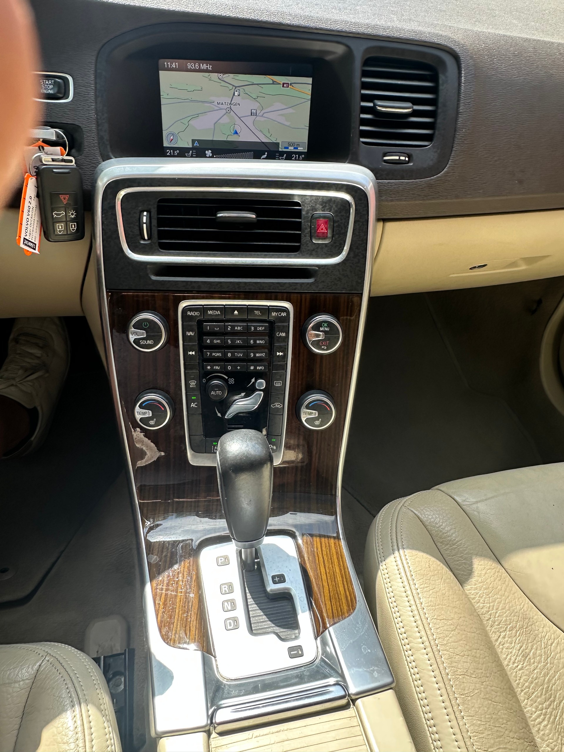 VOLVO V60 2.0T-image-10
