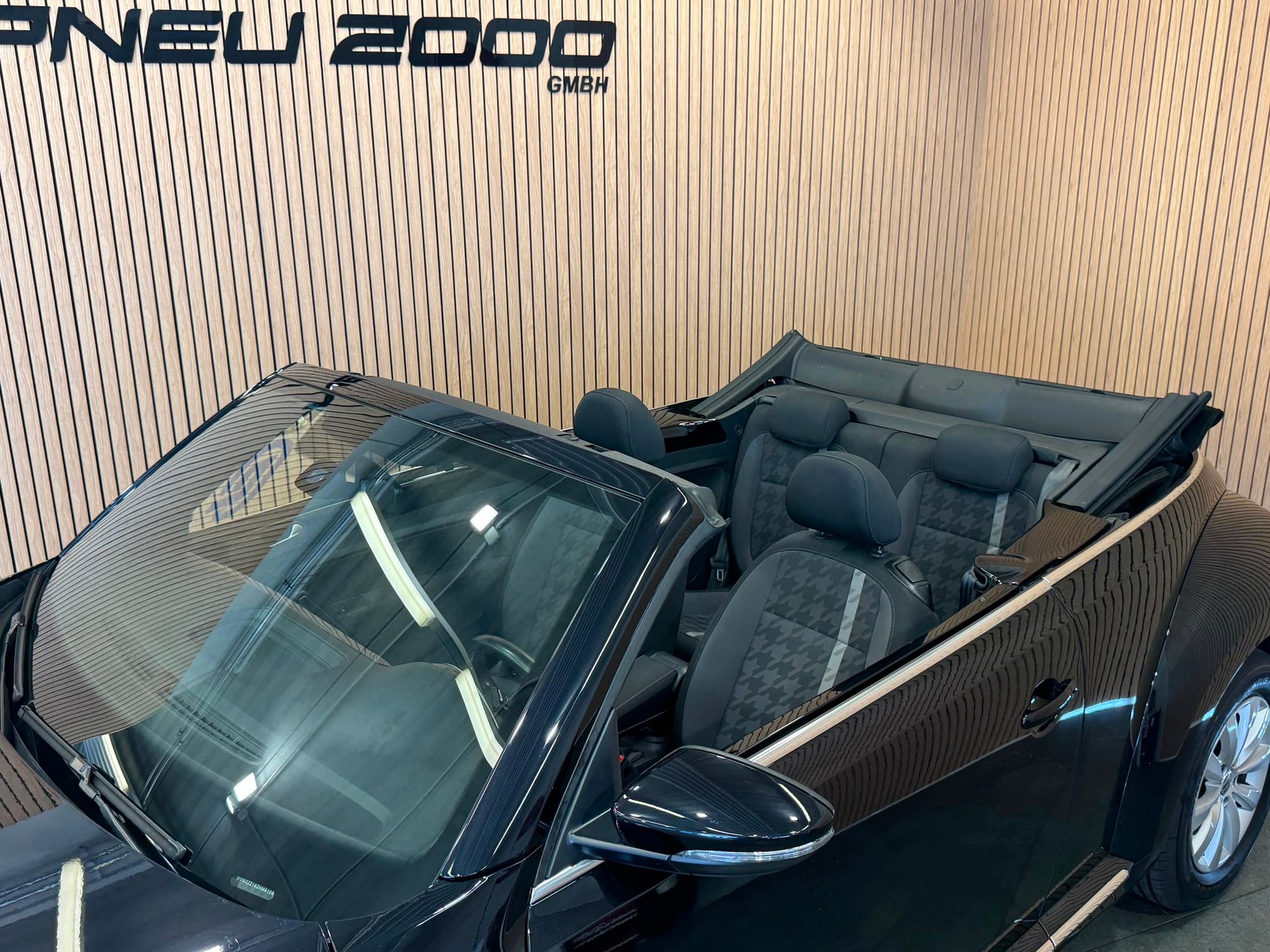 VW Beetle Cabriolet 1.2 TSI BMT Design DSG *CH*-image-4