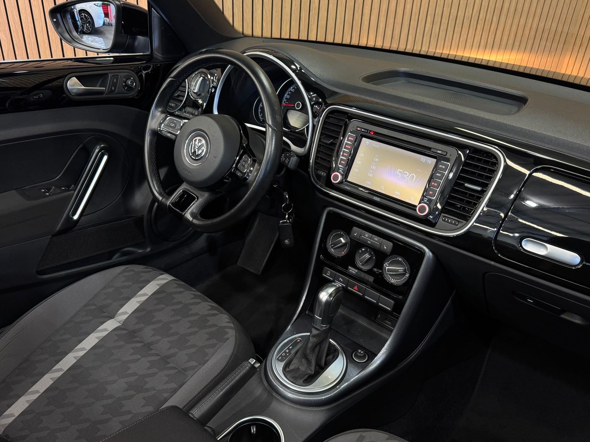 VW Beetle Cabriolet 1.2 TSI BMT Design DSG *CH*-image-8