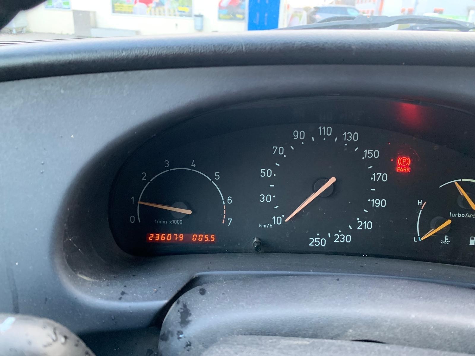 SAAB 900 SE 2.0i-16 Turbo-image-7