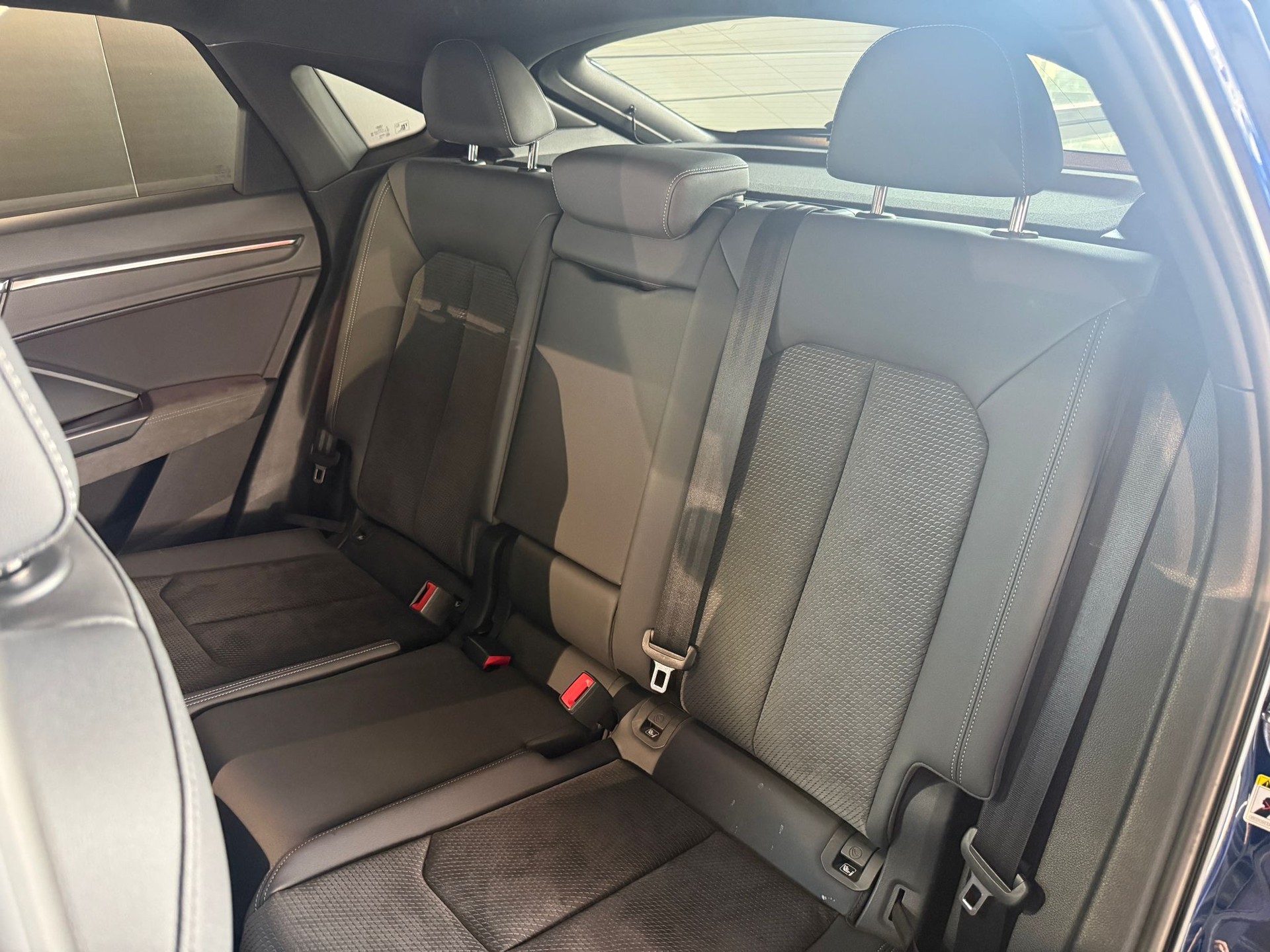AUDI Q3 Sportback 45 TFSI S line quattro S-tronic-image-8