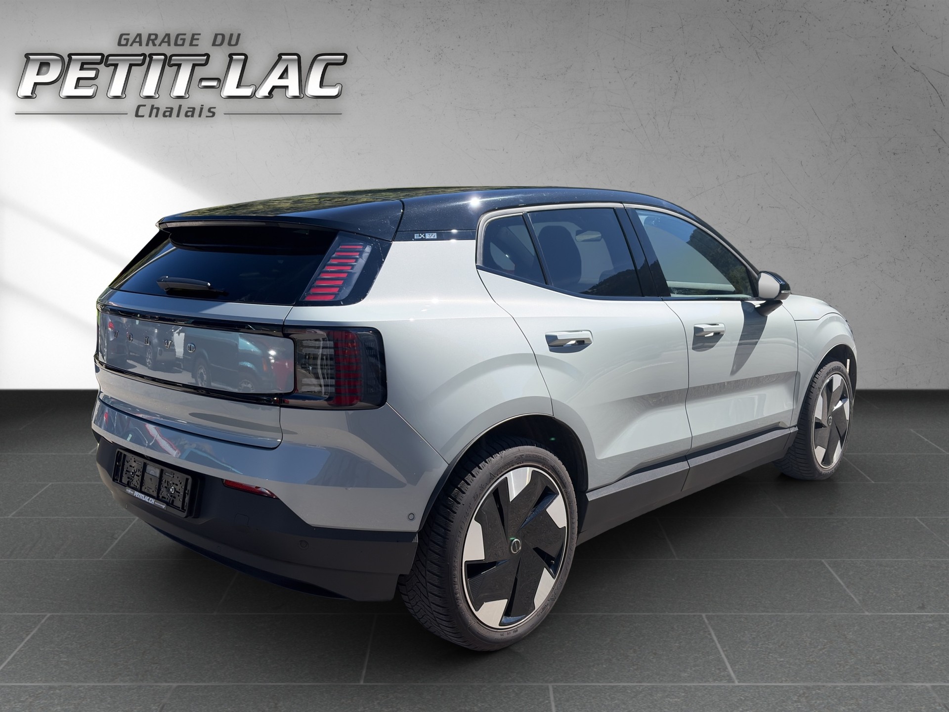 VOLVO EX30 E60 69kWh Twin Ultra-image-5