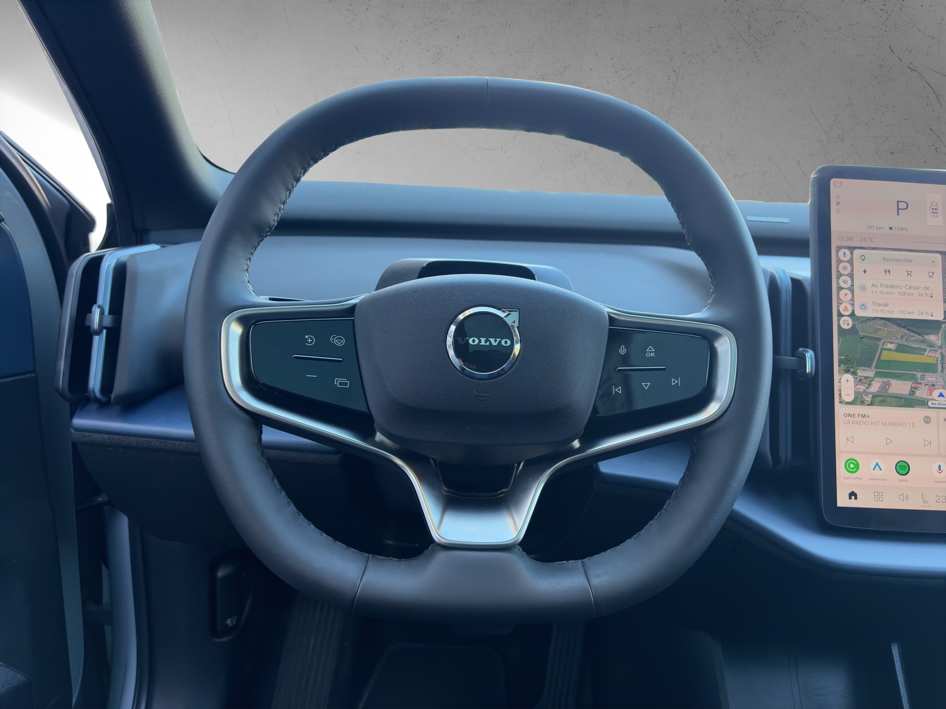 VOLVO EX30 E60 69kWh Twin Ultra-image-12