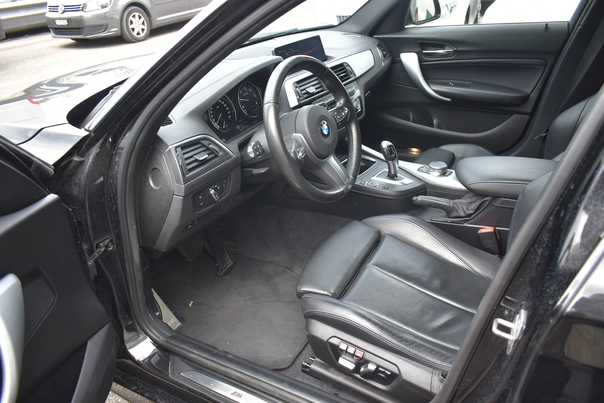 BMW 120d xDrive Edition Sport Line Steptronic-image-4